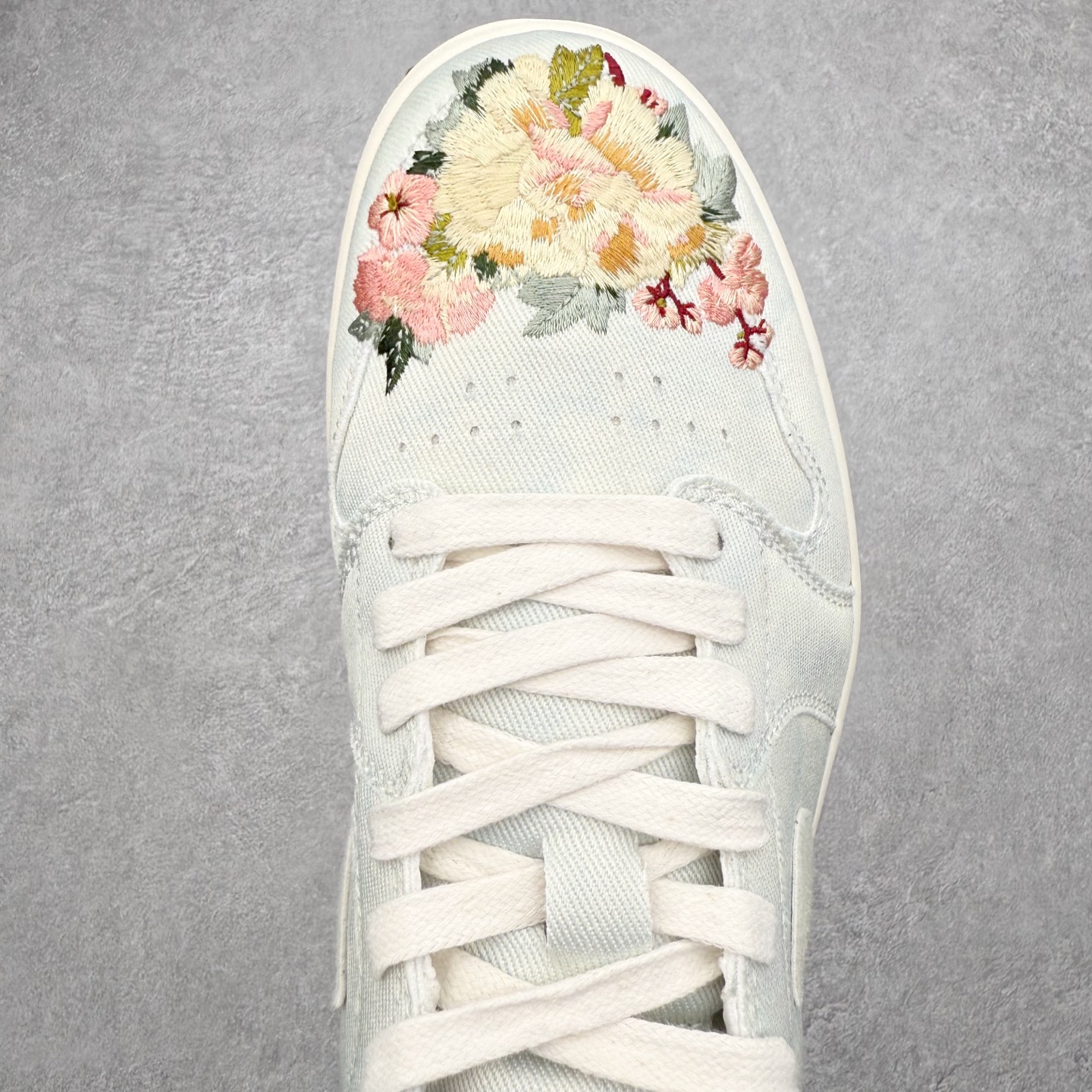 图片[4]-＃K版 Air Jordan AJ1 Low 低帮 IQ1109-011 全新流水线出品 DT版本唯一平替选择 市场第二梯队最强版 全部原鞋开发 原楦原纸板开发 全鞋电脑针车 原厂内置全掌气垫 原盒内在原标 唯一Zp原版鞋带绑法 免检产品 全新2022版型 全头层皮料 完美零毛边处理 原厂配置全掌气垫 价格定位良心 几十个配色陆续出货 实拍调校N版已经零色差零失真 百分百还原实物色彩所见即所得 不存在货不对板色差等低级问题 选购参考实物拍摄 不混卖不参货 只用心做好货严格选品 承诺混一赔十 尺码：36 36.5 37.5 38 38.5 39 40 40.5 41 42 42.5 43 44 44.5 45-选品中心