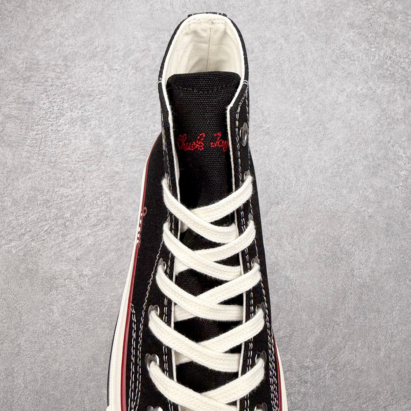 图片[5]-Converse Chuck 1970S 情人节限定 匡威官方 挚爱同心系列休闲帆布鞋 经典1970s鞋型搭配红色LOVE果冻鞋底，鞋圈红色线条围绕love手写字体，氛围感拉满，加厚心形鞋舌柔软耐穿，适合情侣穿搭。 货号：A19060C白红 货号：A19061C 黑红 尺码：35 36 36.5 37 37.5 38 39 39.5 40 41 41.5 42 42.5 43 44-选品中心