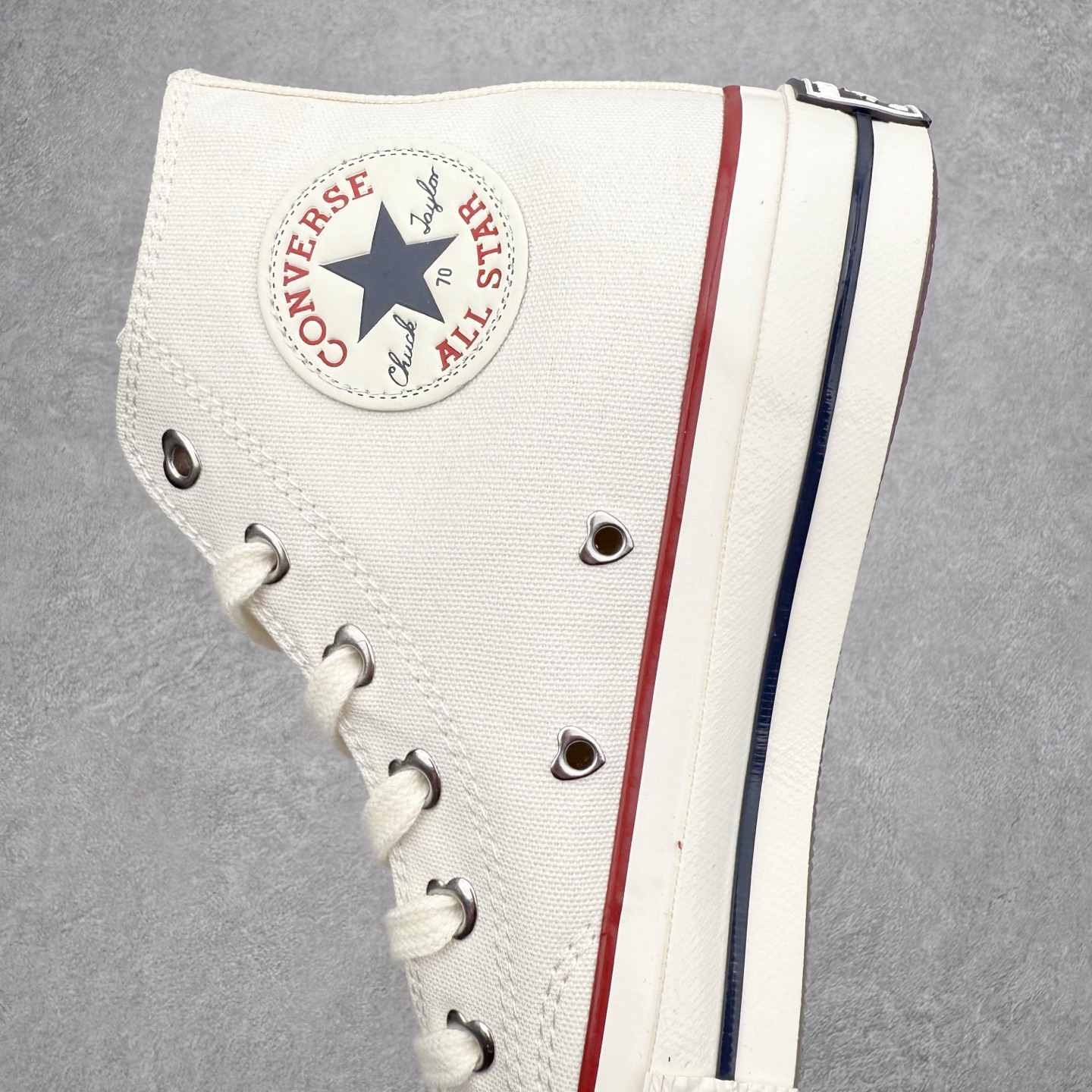 图片[7]-Converse Chuck 1970S 情人节限定 匡威官方 挚爱同心系列休闲帆布鞋 经典1970s鞋型搭配红色LOVE果冻鞋底，鞋圈红色线条围绕love手写字体，氛围感拉满，加厚心形鞋舌柔软耐穿，适合情侣穿搭。 货号：A19060C白红 货号：A19061C 黑红 尺码：35 36 36.5 37 37.5 38 39 39.5 40 41 41.5 42 42.5 43 44-选品中心