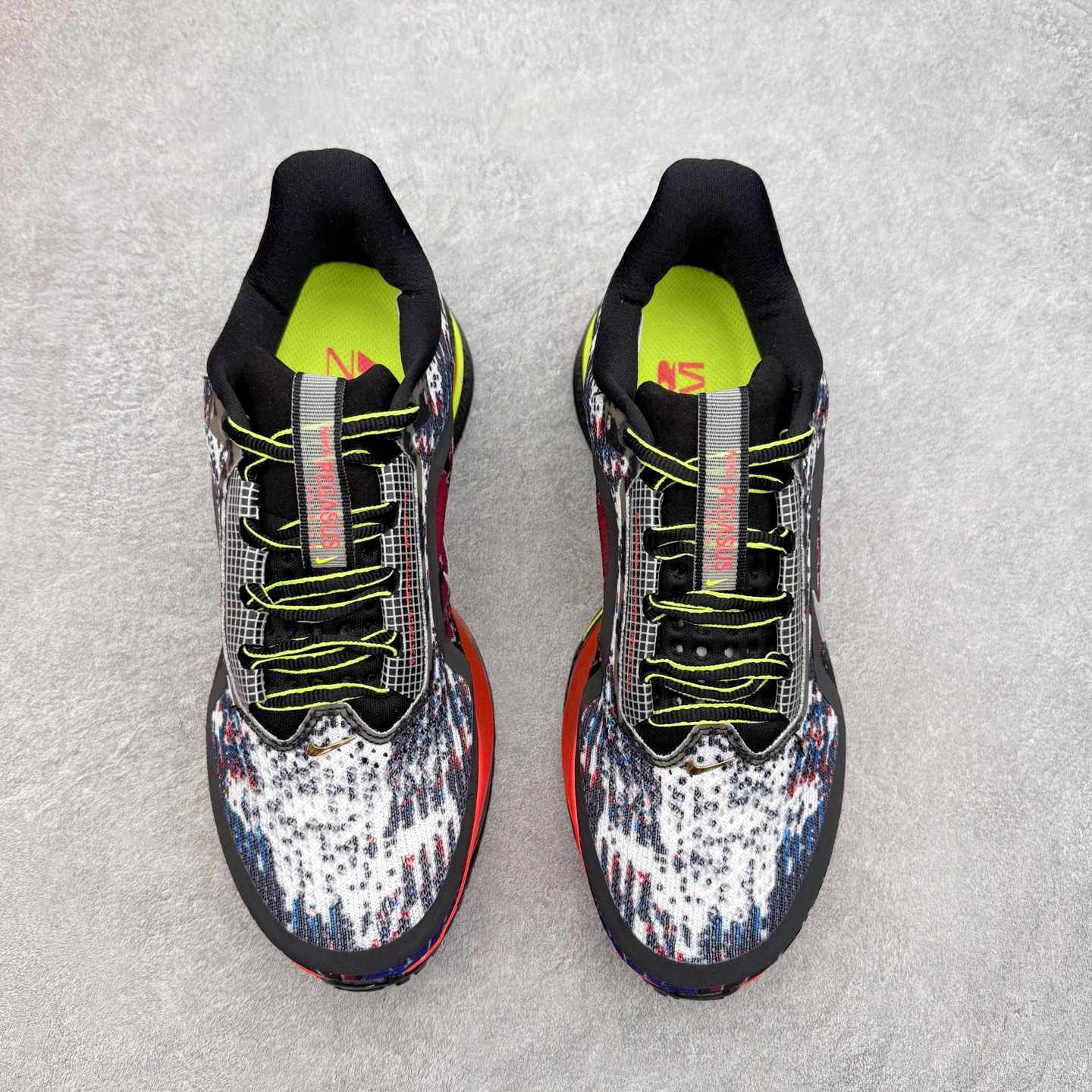 图片[2]-＃纯原 NK Pegasus Premium 飞马全掌气垫跑步运动鞋 气垫的究极进化 NIKE 2025S 新王炸 • 在特有Air科技加持下，耐克带来全新Pegasus Premium。这款跑鞋在传承耐克飞马（Pegasus）系列标志性的缓震功能的同时，将首次搭载耐克的塑型可视化Air Zoom气垫单元。• 塑型Air Zoom气垫单元贴合脚部的自然轮廓，帮助跑者在从后跟到脚趾的过渡中能够有效传递力量，带来一种前所未有的轻盈、顺畅回馈体验。中底采用ZoomX泡绵，后跟则使用ReactX泡绵，为跑者提供稳定流畅的推进感。• 塑型可视化Air Zoom气垫单元和精心配置的泡绵组合，让Pegasus Premium成为耐克飞马系列中颇具能量回馈的鞋款。• 全新Pegasus Premium不仅展示了耐克势头强劲的创新周期，证明了其特有的Air科技的强大实力，更体现了耐克倾听和服务运动员的能力。尺码：36 36.5 37.5 38 38.5 39 40 40.5 41 42 42.5 43 44 44.5 45-选品中心