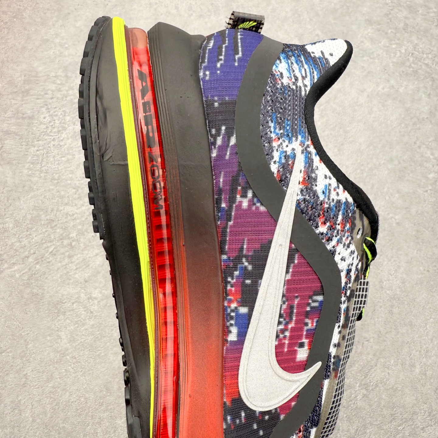 图片[6]-＃纯原 NK Pegasus Premium 飞马全掌气垫跑步运动鞋 气垫的究极进化 NIKE 2025S 新王炸 • 在特有Air科技加持下，耐克带来全新Pegasus Premium。这款跑鞋在传承耐克飞马（Pegasus）系列标志性的缓震功能的同时，将首次搭载耐克的塑型可视化Air Zoom气垫单元。• 塑型Air Zoom气垫单元贴合脚部的自然轮廓，帮助跑者在从后跟到脚趾的过渡中能够有效传递力量，带来一种前所未有的轻盈、顺畅回馈体验。中底采用ZoomX泡绵，后跟则使用ReactX泡绵，为跑者提供稳定流畅的推进感。• 塑型可视化Air Zoom气垫单元和精心配置的泡绵组合，让Pegasus Premium成为耐克飞马系列中颇具能量回馈的鞋款。• 全新Pegasus Premium不仅展示了耐克势头强劲的创新周期，证明了其特有的Air科技的强大实力，更体现了耐克倾听和服务运动员的能力。尺码：36 36.5 37.5 38 38.5 39 40 40.5 41 42 42.5 43 44 44.5 45-选品中心