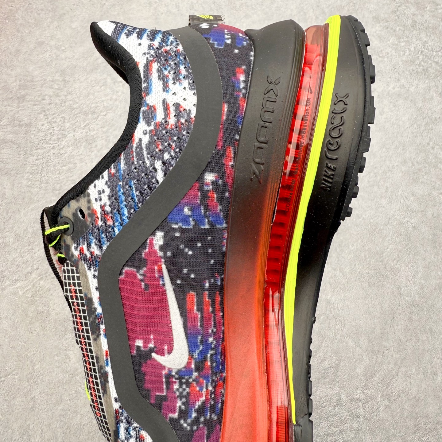 图片[7]-＃纯原 NK Pegasus Premium 飞马全掌气垫跑步运动鞋 气垫的究极进化 NIKE 2025S 新王炸 • 在特有Air科技加持下，耐克带来全新Pegasus Premium。这款跑鞋在传承耐克飞马（Pegasus）系列标志性的缓震功能的同时，将首次搭载耐克的塑型可视化Air Zoom气垫单元。• 塑型Air Zoom气垫单元贴合脚部的自然轮廓，帮助跑者在从后跟到脚趾的过渡中能够有效传递力量，带来一种前所未有的轻盈、顺畅回馈体验。中底采用ZoomX泡绵，后跟则使用ReactX泡绵，为跑者提供稳定流畅的推进感。• 塑型可视化Air Zoom气垫单元和精心配置的泡绵组合，让Pegasus Premium成为耐克飞马系列中颇具能量回馈的鞋款。• 全新Pegasus Premium不仅展示了耐克势头强劲的创新周期，证明了其特有的Air科技的强大实力，更体现了耐克倾听和服务运动员的能力。尺码：36 36.5 37.5 38 38.5 39 40 40.5 41 42 42.5 43 44 44.5 45-选品中心