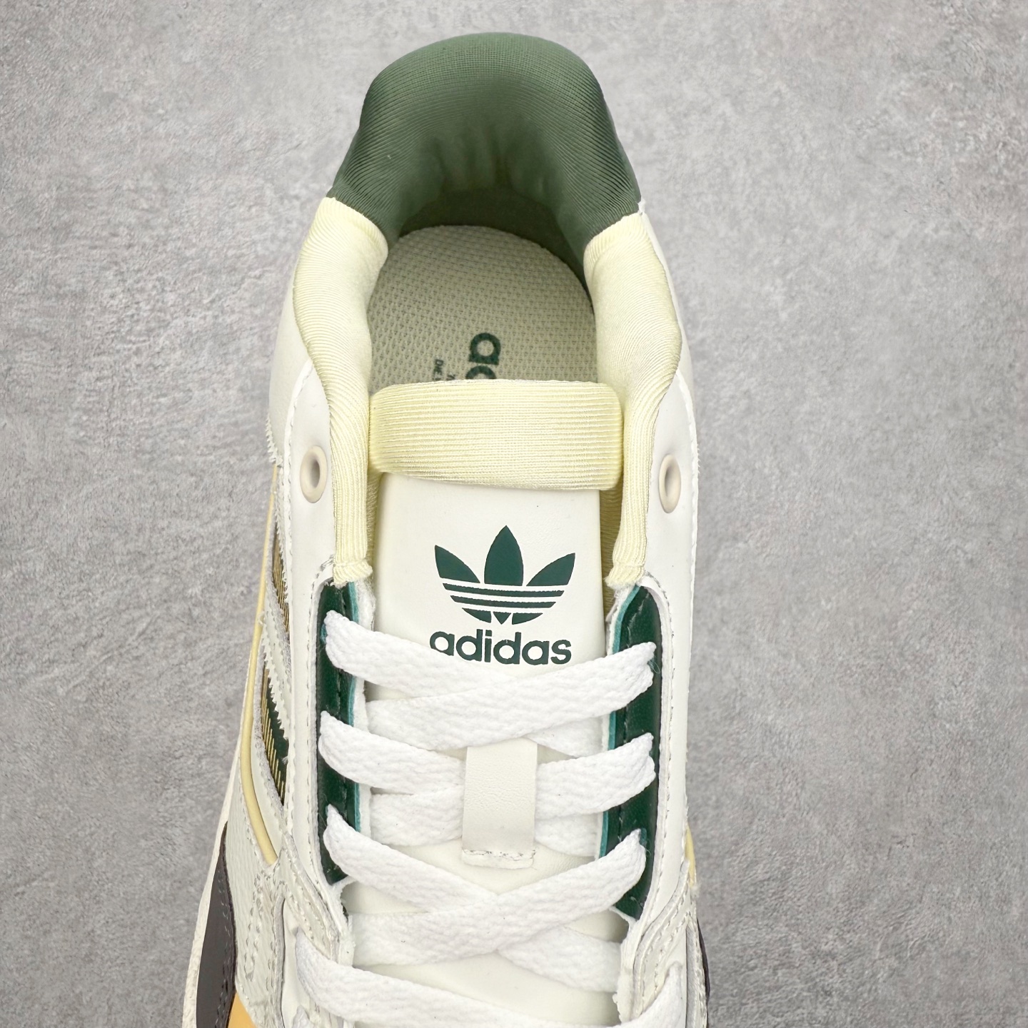 图片[5]-AD Originals 2020 DROP STEP XL三叶草新款 低帮校园休闲运动板鞋 汇聚80和90年代篮球鞋设计含纹理感皮革和绒面革混合鞋面 缀撞色细节 造型复古 搭配加衬及踝鞋领和乙烯乙酸乙烯酯(EVA)插片 脚感舒适 让复古篮球风伴你出 尺码：36 36²/₃ 37¹/₃ 38 38²/₃ 39¹/₃ 40 40²/₃ 41¹/₃ 42 42²/₃ 43¹/₃ 44 44²/₃ 45¹/₃-选品中心