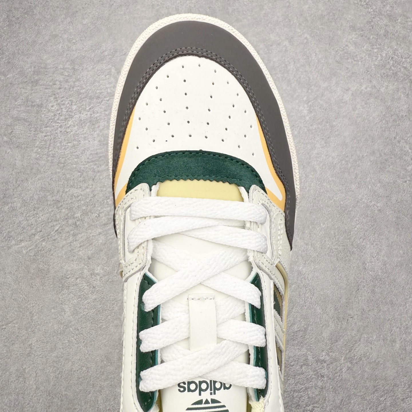 图片[4]-AD Originals 2020 DROP STEP XL三叶草新款 低帮校园休闲运动板鞋 汇聚80和90年代篮球鞋设计含纹理感皮革和绒面革混合鞋面 缀撞色细节 造型复古 搭配加衬及踝鞋领和乙烯乙酸乙烯酯(EVA)插片 脚感舒适 让复古篮球风伴你出 尺码：36 36²/₃ 37¹/₃ 38 38²/₃ 39¹/₃ 40 40²/₃ 41¹/₃ 42 42²/₃ 43¹/₃ 44 44²/₃ 45¹/₃-选品中心