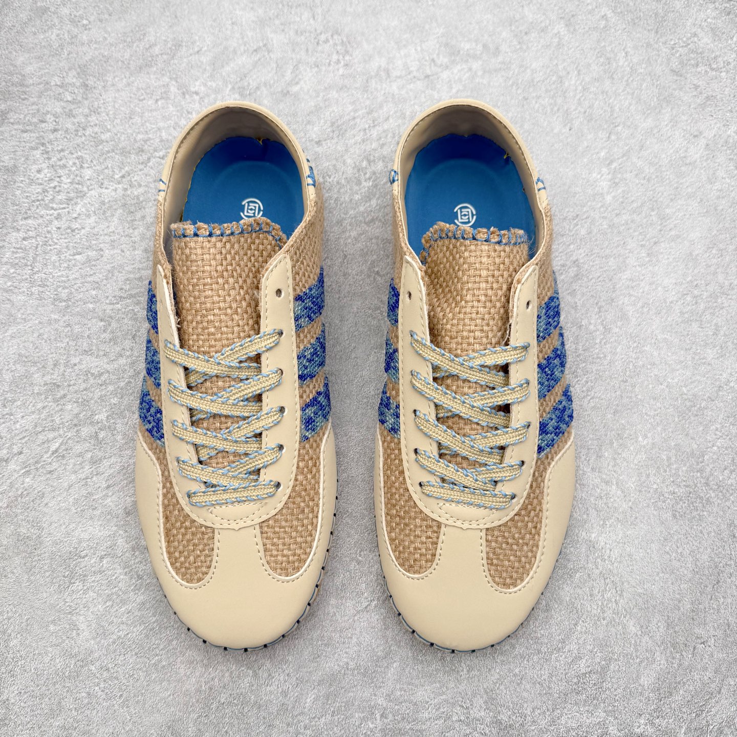 图片[2]-CLOTx AD Originals Gazelle 陈冠希联名款三叶草 草鞋德训鞋 冠希哥的设计理念把国风融入到现代潮流中 传统工艺材质 像厚麻布拼接材质 侧面是白色串珠三道杠 还有金色烫印字母 鞋底像草鞋编织一样设计 橡胶鞋底有三叶草logo 后跟处一个三叶草和一个联名logo 实拍调校N版已经零色差零失真 百分百还原实物色彩所见即所得 不存在货不对板色差等低级问题 选购参考实物拍摄 不混卖不参货 只用心做好货严格选品 承诺混一赔十 尺码：36 36.5 37.5 38 38.5 39 40 40.5 41 42 42.5 43 44 44.5 45-选品中心