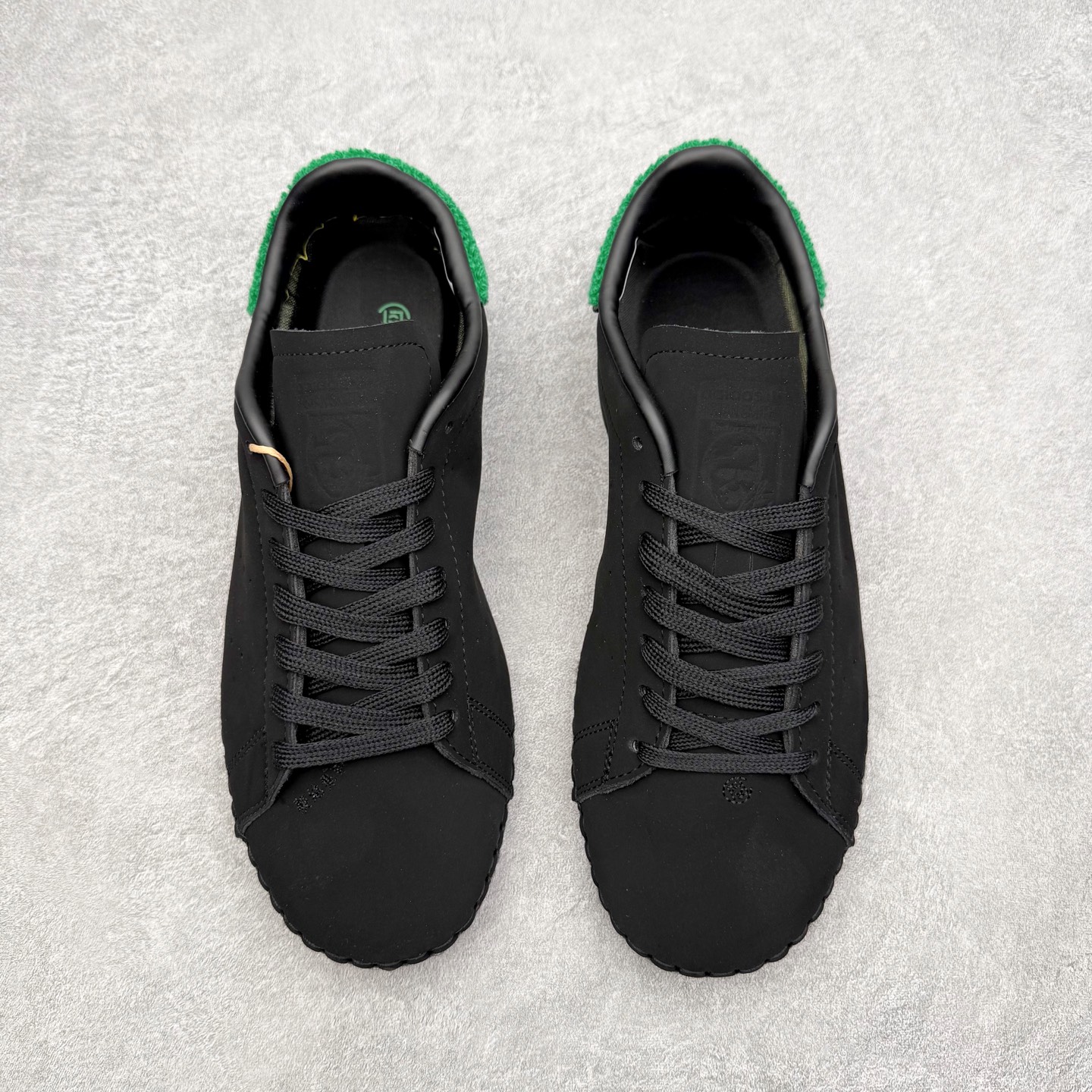 图片[2]-CLOTx AD Originals Gazelle 陈冠希联名款三叶草 草鞋德训鞋 冠希哥的设计理念把国风融入到现代潮流中 传统工艺材质 像厚麻布拼接材质 侧面是白色串珠三道杠 还有金色烫印字母 鞋底像草鞋编织一样设计 橡胶鞋底有三叶草logo 后跟处一个三叶草和一个联名logo 实拍调校N版已经零色差零失真 百分百还原实物色彩所见即所得 不存在货不对板色差等低级问题 选购参考实物拍摄 不混卖不参货 只用心做好货严格选品 承诺混一赔十 尺码：36 36.5 37.5 38 38.5 39 40 40.5 41 42 42.5 43 44 44.5 45-选品中心