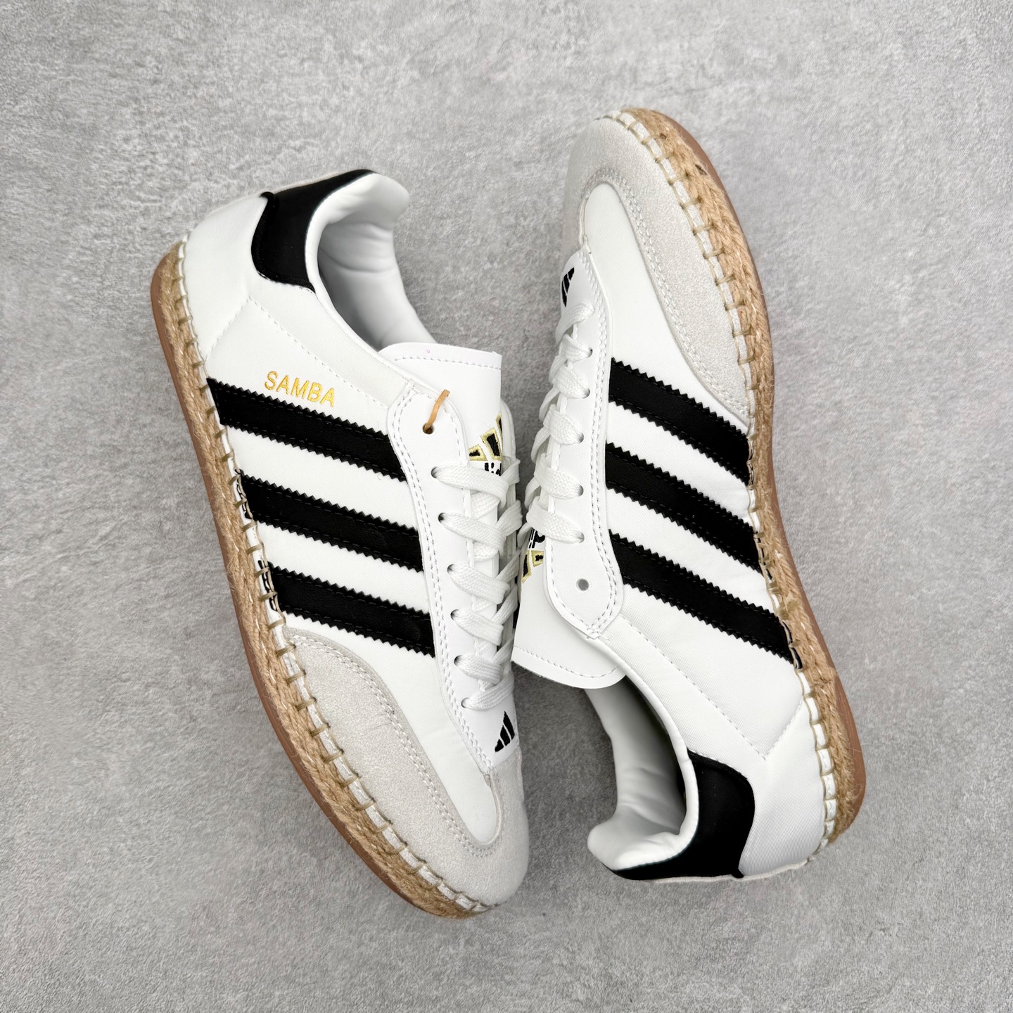 图片[3]-CLOTx AD Originals Gazelle 陈冠希联名款三叶草 草鞋德训鞋 冠希哥的设计理念把国风融入到现代潮流中 传统工艺材质 像厚麻布拼接材质 侧面是白色串珠三道杠 还有金色烫印字母 鞋底像草鞋编织一样设计 橡胶鞋底有三叶草logo 后跟处一个三叶草和一个联名logo 实拍调校N版已经零色差零失真 百分百还原实物色彩所见即所得 不存在货不对板色差等低级问题 选购参考实物拍摄 不混卖不参货 只用心做好货严格选品 承诺混一赔十 尺码：36 36.5 37.5 38 38.5 39 40 40.5 41 42 42.5 43 44 44.5 45-选品中心