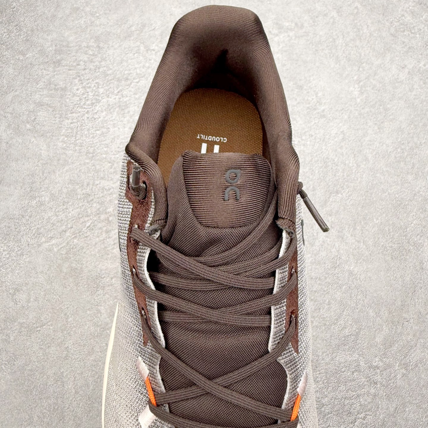 图片[5]-＃福利特价 On昂跑 Cloudtilt 圆头系带减震耐磨低帮生活休闲鞋 此运动品牌 开创于2010年 缓震着陆、强效回弹、轻柔质感的设计构思始终是ON研制关键 与此同时基于“为全球提供革新性的跑步感受”信念 陆续推出了多款跑鞋及其以专业运动人体跑步工程学为设计关键的功能性跑步服饰设备 让跑者不费力气地畅快畅跑 尺码：36 36.5 37.5 38 38.5 39 40 40.5 41 42 42.5 43 44 44.5 45-选品中心