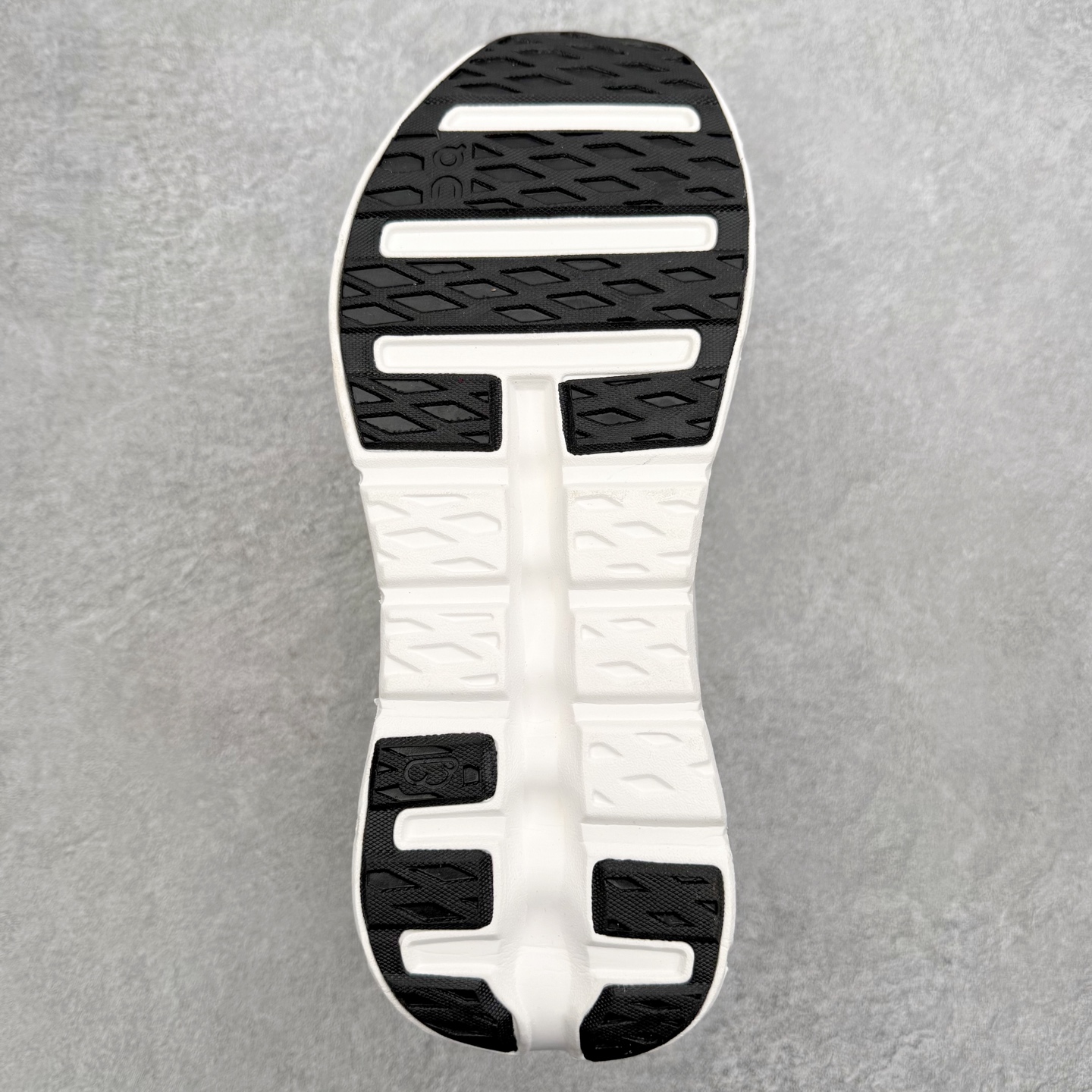 图片[9]-＃福利特价 On昂跑 Cloudtilt 圆头系带减震耐磨低帮生活休闲鞋 此运动品牌 开创于2010年 缓震着陆、强效回弹、轻柔质感的设计构思始终是ON研制关键 与此同时基于“为全球提供革新性的跑步感受”信念 陆续推出了多款跑鞋及其以专业运动人体跑步工程学为设计关键的功能性跑步服饰设备 让跑者不费力气地畅快畅跑 尺码：36 36.5 37.5 38 38.5 39 40 40.5 41 42 42.5 43 44 44.5 45-选品中心