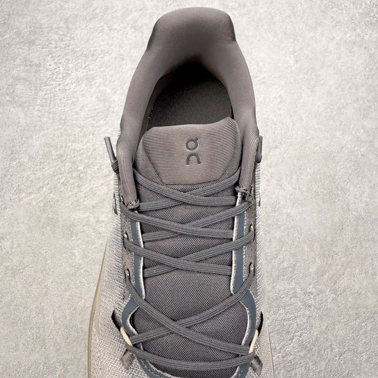 图片[5]-＃福利特价 On昂跑 Cloudtilt 圆头系带减震耐磨低帮生活休闲鞋 此运动品牌 开创于2010年 缓震着陆、强效回弹、轻柔质感的设计构思始终是ON研制关键 与此同时基于“为全球提供革新性的跑步感受”信念 陆续推出了多款跑鞋及其以专业运动人体跑步工程学为设计关键的功能性跑步服饰设备 让跑者不费力气地畅快畅跑 尺码：36 36.5 37.5 38 38.5 39 40 40.5 41 42 42.5 43 44 44.5 45-选品中心