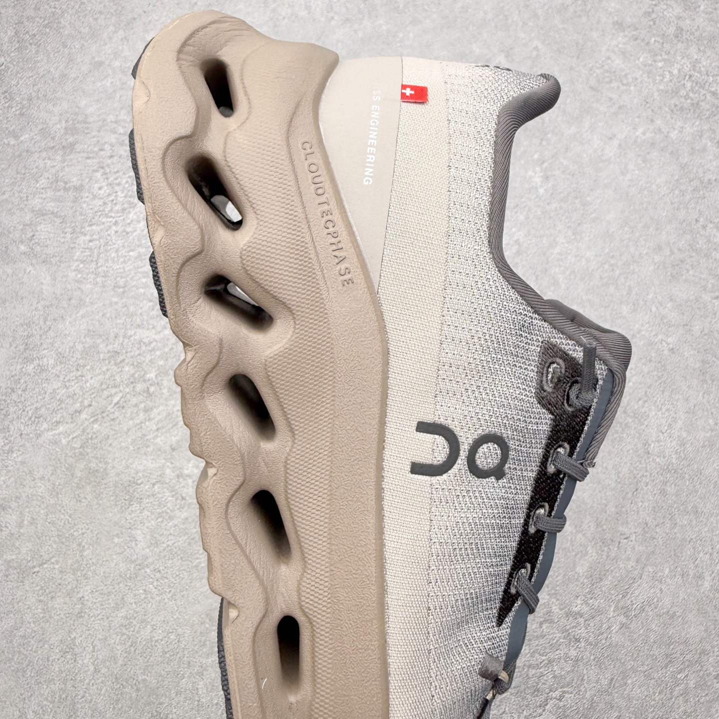 图片[6]-＃福利特价 On昂跑 Cloudtilt 圆头系带减震耐磨低帮生活休闲鞋 此运动品牌 开创于2010年 缓震着陆、强效回弹、轻柔质感的设计构思始终是ON研制关键 与此同时基于“为全球提供革新性的跑步感受”信念 陆续推出了多款跑鞋及其以专业运动人体跑步工程学为设计关键的功能性跑步服饰设备 让跑者不费力气地畅快畅跑 尺码：36 36.5 37.5 38 38.5 39 40 40.5 41 42 42.5 43 44 44.5 45-选品中心