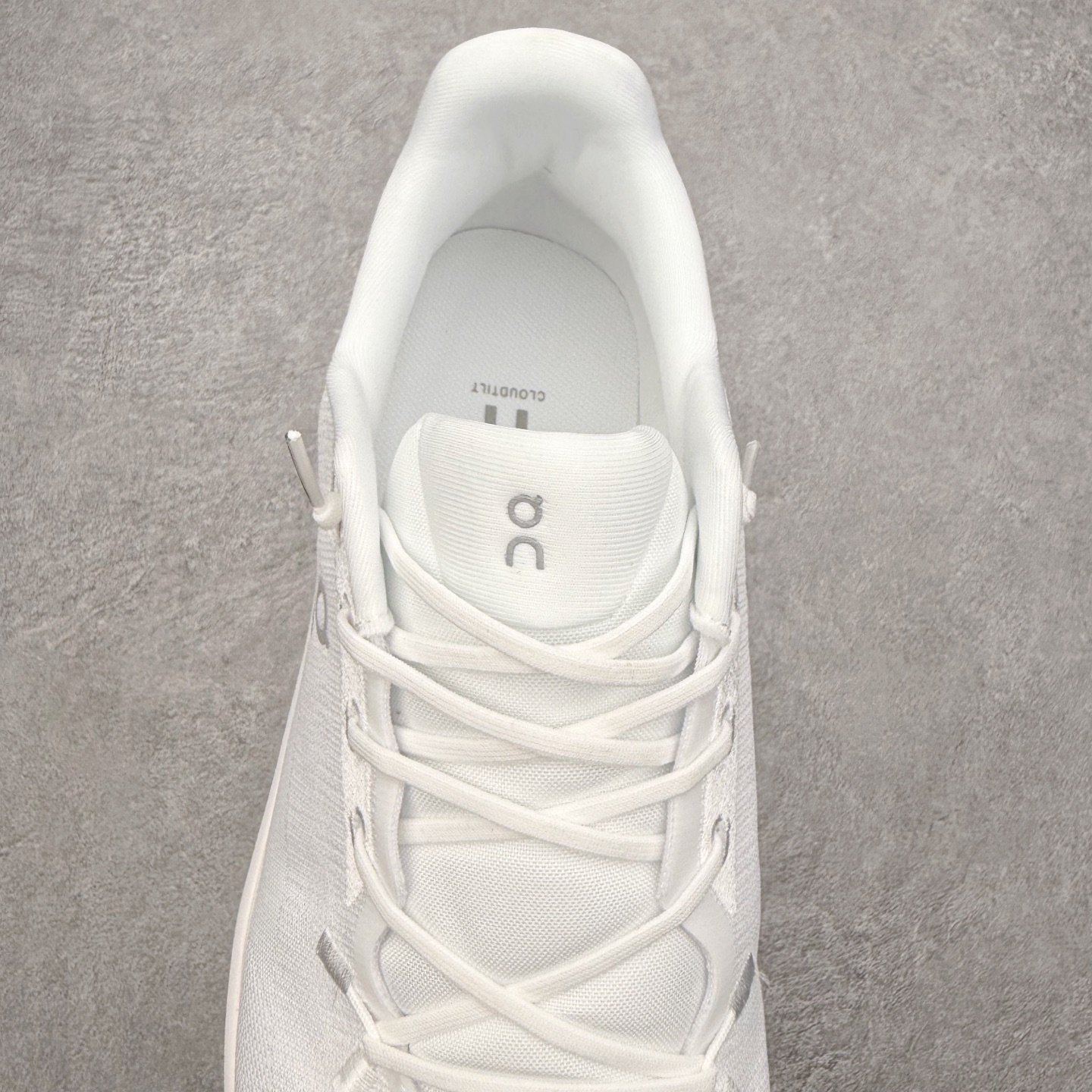 图片[5]-＃福利特价 On昂跑 Cloudtilt 圆头系带减震耐磨低帮生活休闲鞋 此运动品牌 开创于2010年 缓震着陆、强效回弹、轻柔质感的设计构思始终是ON研制关键 与此同时基于“为全球提供革新性的跑步感受”信念 陆续推出了多款跑鞋及其以专业运动人体跑步工程学为设计关键的功能性跑步服饰设备 让跑者不费力气地畅快畅跑 尺码：36 36.5 37.5 38 38.5 39 40 40.5 41 42 42.5 43 44 44.5 45-选品中心