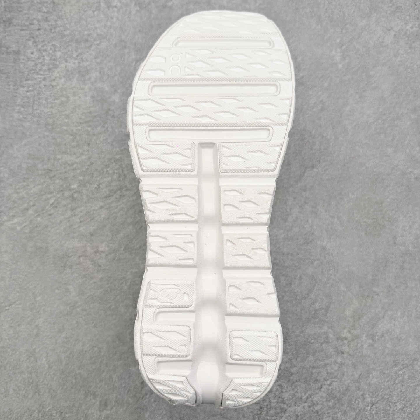 图片[9]-＃福利特价 On昂跑 Cloudtilt 圆头系带减震耐磨低帮生活休闲鞋 此运动品牌 开创于2010年 缓震着陆、强效回弹、轻柔质感的设计构思始终是ON研制关键 与此同时基于“为全球提供革新性的跑步感受”信念 陆续推出了多款跑鞋及其以专业运动人体跑步工程学为设计关键的功能性跑步服饰设备 让跑者不费力气地畅快畅跑 尺码：36 36.5 37.5 38 38.5 39 40 40.5 41 42 42.5 43 44 44.5 45-选品中心