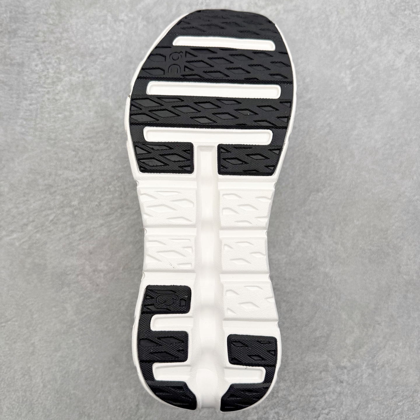 图片[9]-＃福利特价 On昂跑 Cloudtilt 圆头系带减震耐磨低帮生活休闲鞋 此运动品牌 开创于2010年 缓震着陆、强效回弹、轻柔质感的设计构思始终是ON研制关键 与此同时基于“为全球提供革新性的跑步感受”信念 陆续推出了多款跑鞋及其以专业运动人体跑步工程学为设计关键的功能性跑步服饰设备 让跑者不费力气地畅快畅跑 尺码：36 36.5 37.5 38 38.5 39 40 40.5 41 42 42.5 43 44 44.5 45-选品中心