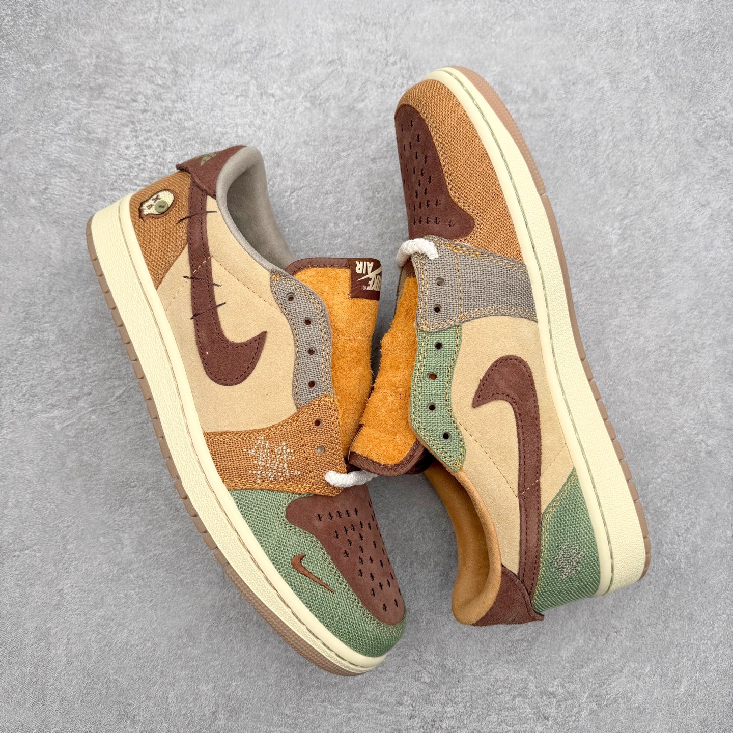 图片[3]-＃DT纯原 Zion Williamson x Air Jordan AJ1 Retro Low OG \\\”yoodoo” 棕色 巫毒娃娃 锡安 DZ7292-200 终端优势供应 市面中低帮最具代表性版本没有之一 口碑大厂出品 品控大底版型不断改良更新 全套原纸板楦头开发 确保原汁原味 完美呈现版型 完美零毛边处理 原厂内置全掌气垫 价格定位良心 平台专用代工流水线出品 一眼公司既视感 拿到手的一瞬间就与众不同 碾压市面所有版本 全部原鞋开发 每一个配色都会采购原鞋确认细节 打破市面看图做货无好货之说 尺码：35.5 36 36.5 37.5 38 38.5 39 40 40.5 41 42 42.5 43 44 44.5 45 46-选品中心