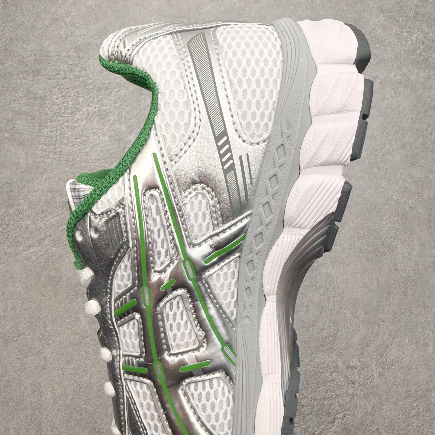 图片[7]-Asics Gel Kayano 12.1 亚瑟士卡亚诺12.1代系列低帮轻量缓震休闲运动跑步鞋 采用环保太空合成革配合透气网眼布鞋面材质 中底3D可视GEL缓震胶效果 升级EVA全新缓震中底部位科技组合耐磨橡胶外底片 尺码：36 37 37.5 38 39 39.5 40.5 41.5 42 42.5 43.5 44 44.5 45-选品中心