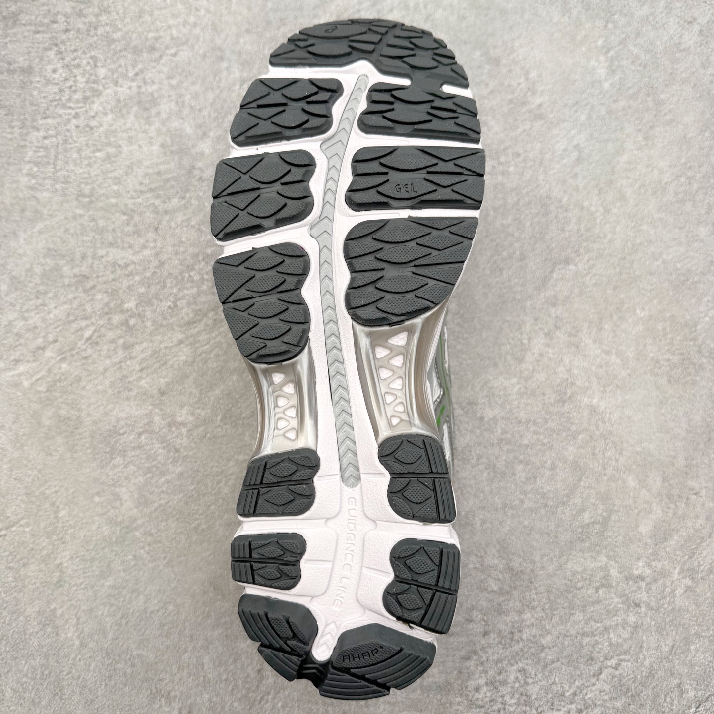 图片[9]-Asics Gel Kayano 12.1 亚瑟士卡亚诺12.1代系列低帮轻量缓震休闲运动跑步鞋 采用环保太空合成革配合透气网眼布鞋面材质 中底3D可视GEL缓震胶效果 升级EVA全新缓震中底部位科技组合耐磨橡胶外底片 尺码：36 37 37.5 38 39 39.5 40.5 41.5 42 42.5 43.5 44 44.5 45-选品中心