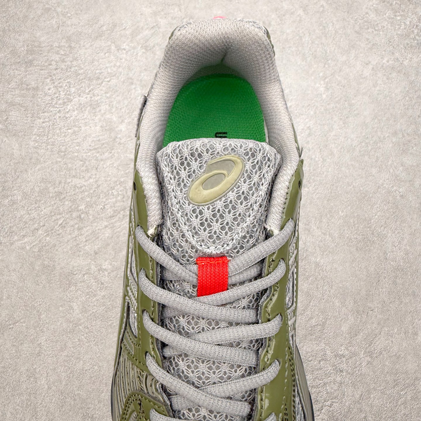 图片[5]-Asics Gel Kayano 12.1 亚瑟士卡亚诺12.1代系列低帮轻量缓震休闲运动跑步鞋 采用环保太空合成革配合透气网眼布鞋面材质 中底3D可视GEL缓震胶效果 升级EVA全新缓震中底部位科技组合耐磨橡胶外底片 尺码：36 37 37.5 38 39 39.5 40.5 41.5 42 42.5 43.5 44 44.5 45-选品中心