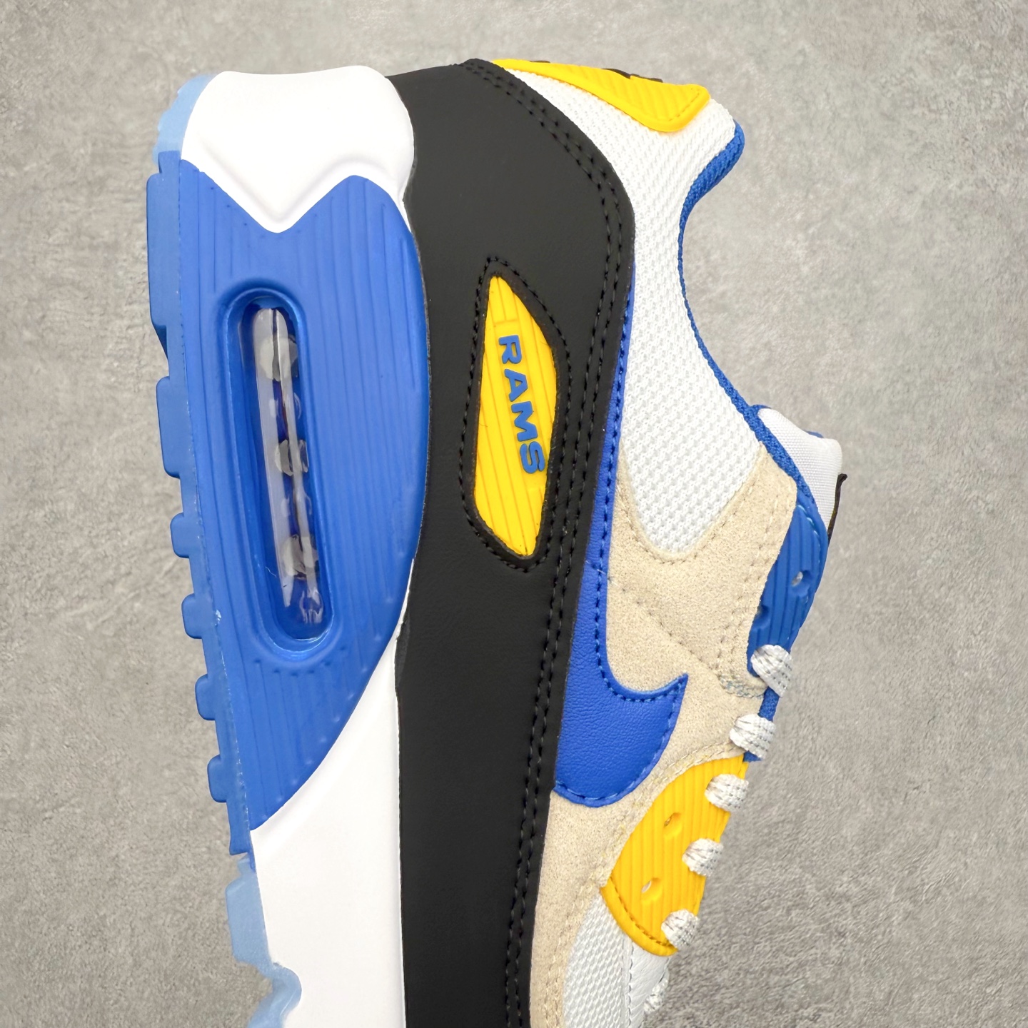 图片[6]-＃MX版 NK Air MAX 90 气垫复古减震跑步鞋 II7587-100 经典重温 独家陆续补货 外单专供大厂出品 品质稳定 一百余色 终端操作 Air Max 90于1990年推出 来自Air Max系列 在Air Max 1的基础上改进而得 增加了气垫面积 外型上也更为流线 最特別的就是加入了菱纹塑胶嵌板 为Air Max 90增添了许多潮流气息 皮革鞋面 造就出色耐穿性和支撑力 Max Air缓震配置搭配泡棉中底 令Air Max 90轻盈而舒适 华夫格橡胶外底 铸就Air Max 90非凡的抓地力 而Air Max 90不仅是一双跑鞋 它成功跨越了时间的演进 成为了球鞋文化与潮流圈中最熟为人知的鞋款之一 尺码：36 36.5 37.5 38 38.5 39 40 40.5 41 42 42.5 43 44 44.5 45-选品中心