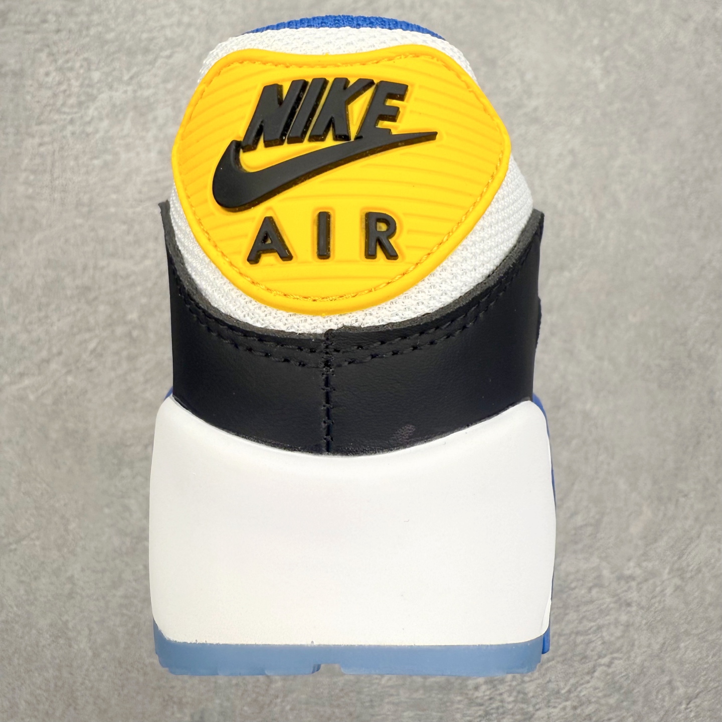 图片[8]-＃MX版 NK Air MAX 90 气垫复古减震跑步鞋 II7587-100 经典重温 独家陆续补货 外单专供大厂出品 品质稳定 一百余色 终端操作 Air Max 90于1990年推出 来自Air Max系列 在Air Max 1的基础上改进而得 增加了气垫面积 外型上也更为流线 最特別的就是加入了菱纹塑胶嵌板 为Air Max 90增添了许多潮流气息 皮革鞋面 造就出色耐穿性和支撑力 Max Air缓震配置搭配泡棉中底 令Air Max 90轻盈而舒适 华夫格橡胶外底 铸就Air Max 90非凡的抓地力 而Air Max 90不仅是一双跑鞋 它成功跨越了时间的演进 成为了球鞋文化与潮流圈中最熟为人知的鞋款之一 尺码：36 36.5 37.5 38 38.5 39 40 40.5 41 42 42.5 43 44 44.5 45-选品中心