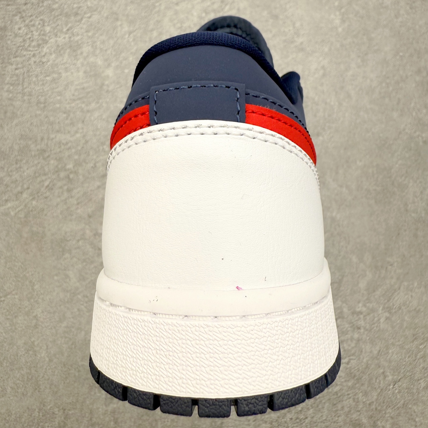 图片[8]-＃DT纯原 Air Jordan AJ1 Low 低帮 CV9844-400 终端优势供应 市面中低帮最具代表性版本没有之一 口碑大厂出品 品控大底版型不断改良更新 全套原纸板楦头开发 确保原汁原味 完美呈现版型 完美零毛边处理 原厂内置全掌气垫 价格定位良心 平台专用代工流水线出品 一眼公司既视感 拿到手的一瞬间就与众不同 碾压市面所有版本 全部原鞋开发 每一个配色都会采购原鞋确认细节 打破市面看图做货无好货之说 尺码：35.5 36 36.5 37.5 38 38.5 39 40 40.5 41 42 42.5 43 44 44.5 45 46-选品中心