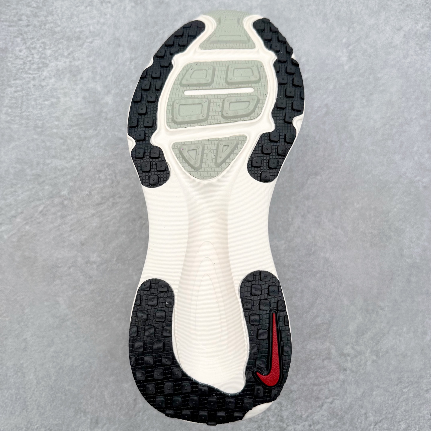 图片[9]-＃纯原 NK Vomero 18 GTX 时尚舒适 网布防滑耐磨 低帮跑步鞋 IQ1131-120 实拍调校N版已经零色差零失真 百分百还原实物色彩所见即所得 不存在货不对板色差等低级问题 选购参考实物拍摄 不混卖不参货 只用心做好货严格选品 承诺混一赔十 尺码：36 36.5 37.5 38 38.5 39 40 40.5 41 42 42.5 43 44 44.5 45-选品中心