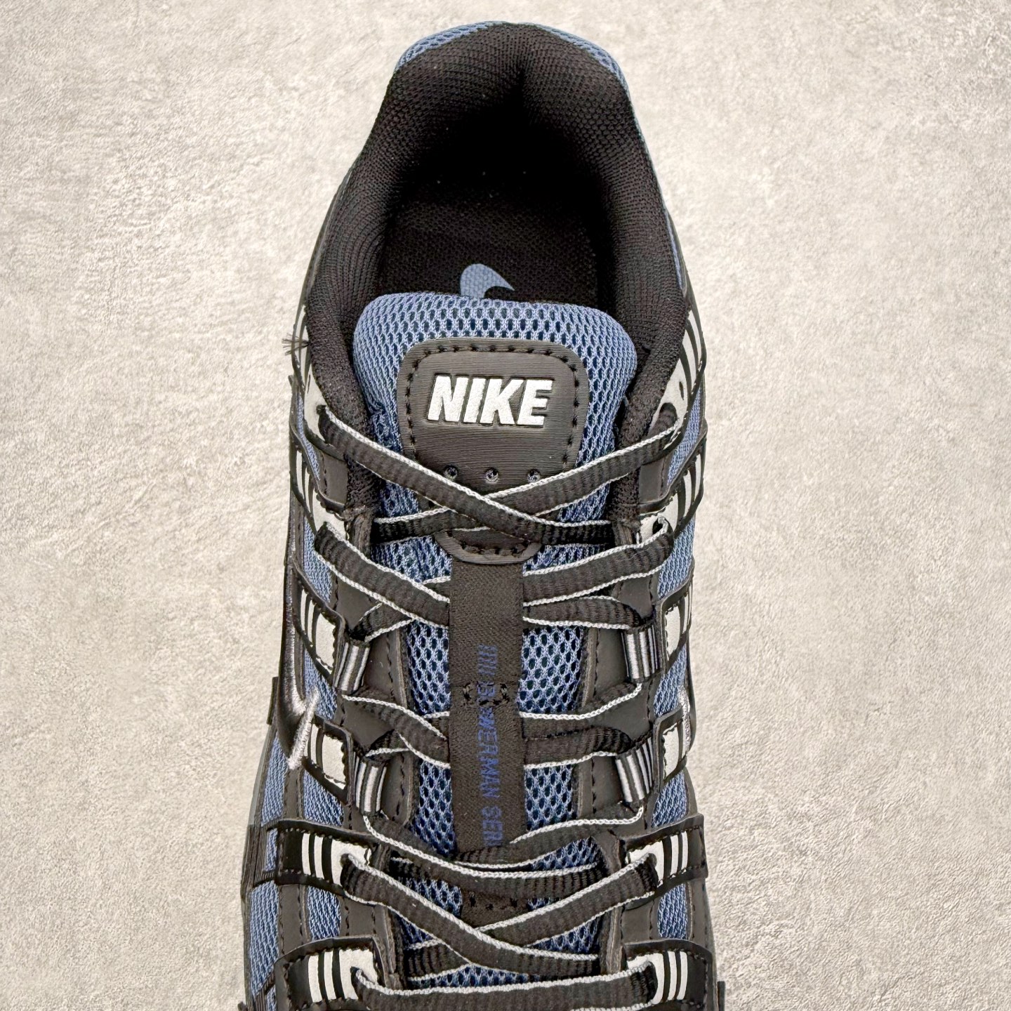 图片[5]-NK P-6000 系列低帮复古老爹风休闲运动舒适慢跑鞋 IQ0296-491 融合 Pegasus 过往运动鞋设计 助力 21 世纪早期跑步运动跃升时尚新高度 采用透气网眼布、运动风格线条和耐穿覆面 兼具吸睛外观和舒适感受 中底泡绵以田径赛道为灵感 打造厚实设计 缔造出众缓震性能 尺码：36 36.5 37.5 38 38.5 39 40 40.5 41 42 42.5 43 44 44.5 45-选品中心