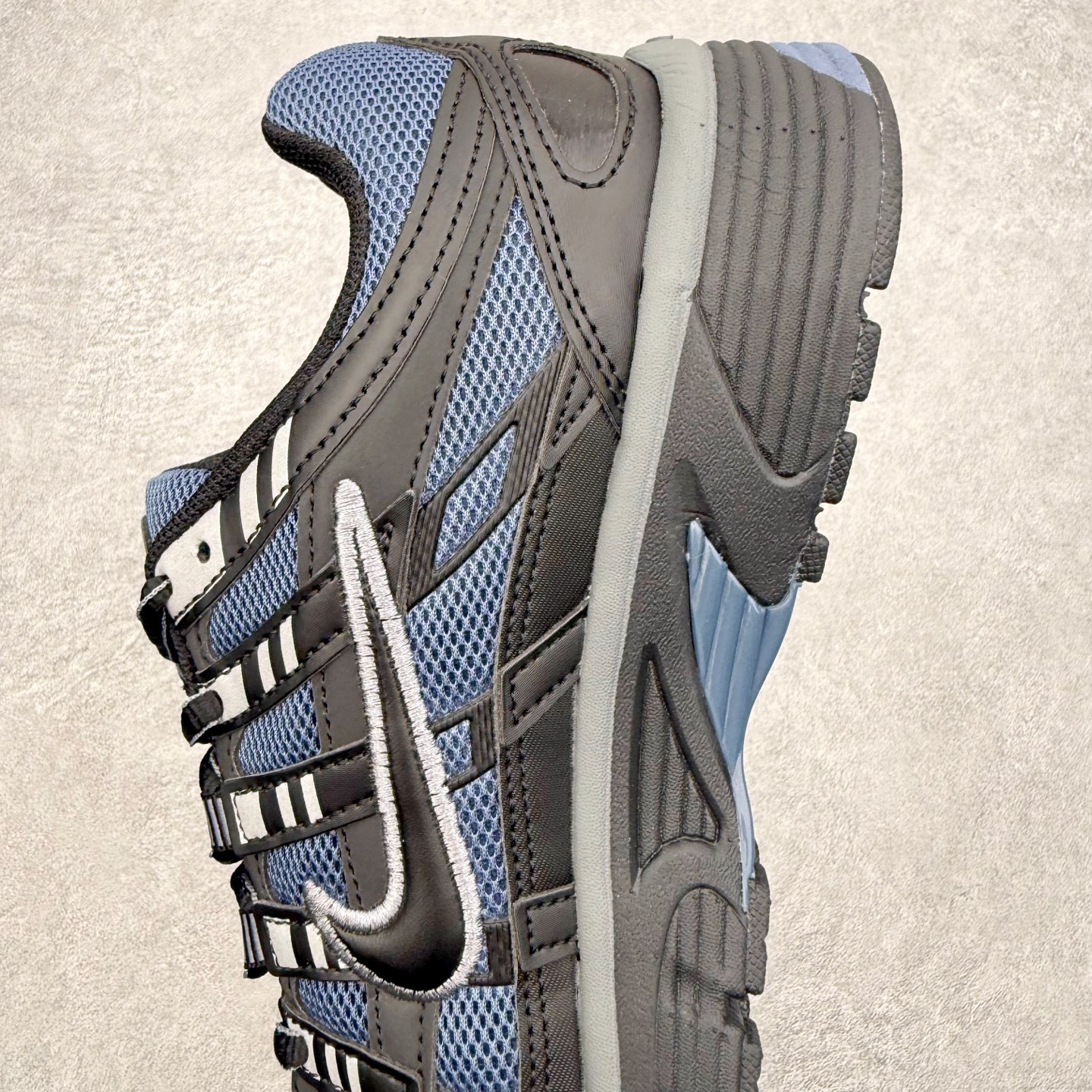 图片[7]-NK P-6000 系列低帮复古老爹风休闲运动舒适慢跑鞋 IQ0296-491 融合 Pegasus 过往运动鞋设计 助力 21 世纪早期跑步运动跃升时尚新高度 采用透气网眼布、运动风格线条和耐穿覆面 兼具吸睛外观和舒适感受 中底泡绵以田径赛道为灵感 打造厚实设计 缔造出众缓震性能 尺码：36 36.5 37.5 38 38.5 39 40 40.5 41 42 42.5 43 44 44.5 45-选品中心