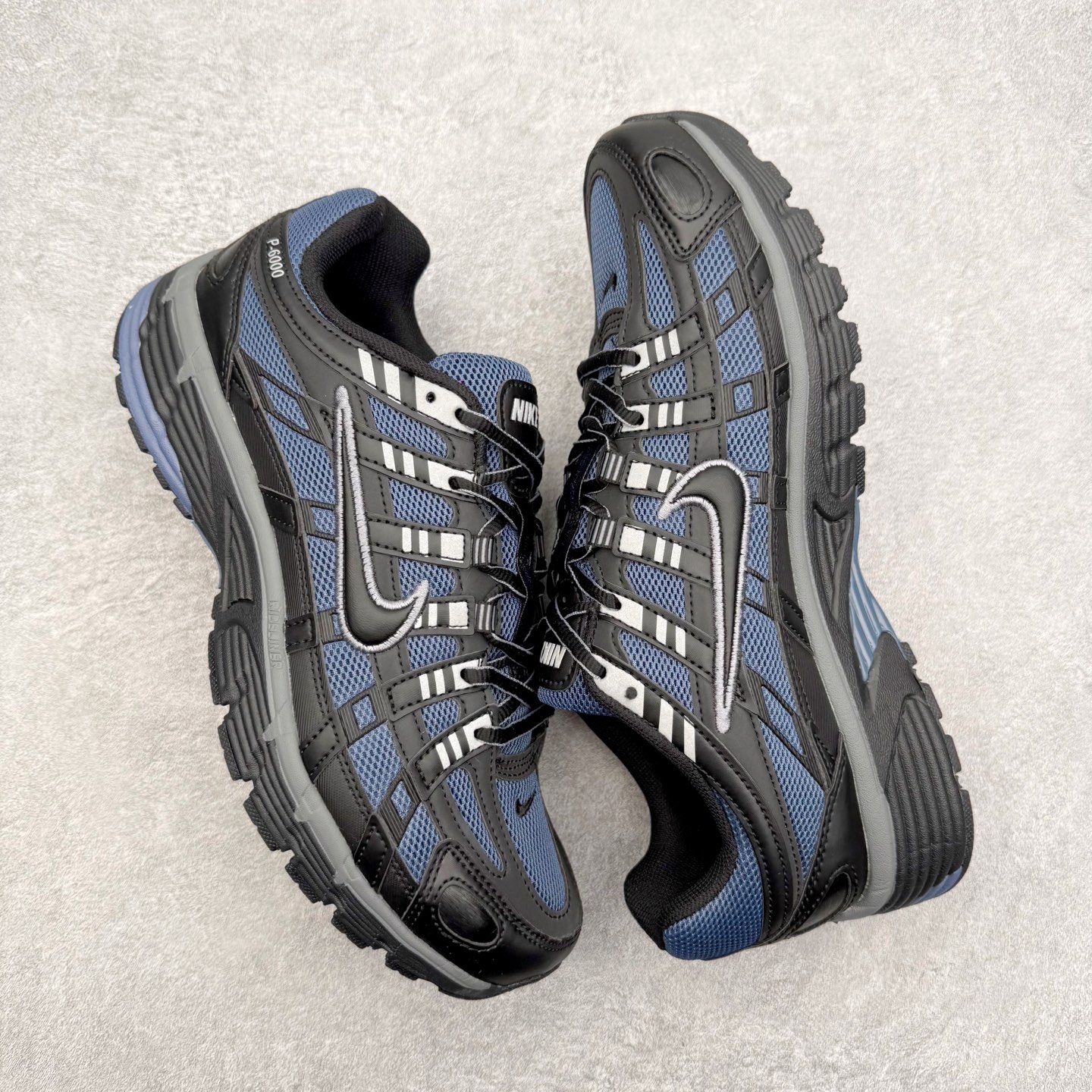 图片[3]-NK P-6000 系列低帮复古老爹风休闲运动舒适慢跑鞋 IQ0296-491 融合 Pegasus 过往运动鞋设计 助力 21 世纪早期跑步运动跃升时尚新高度 采用透气网眼布、运动风格线条和耐穿覆面 兼具吸睛外观和舒适感受 中底泡绵以田径赛道为灵感 打造厚实设计 缔造出众缓震性能 尺码：36 36.5 37.5 38 38.5 39 40 40.5 41 42 42.5 43 44 44.5 45-选品中心