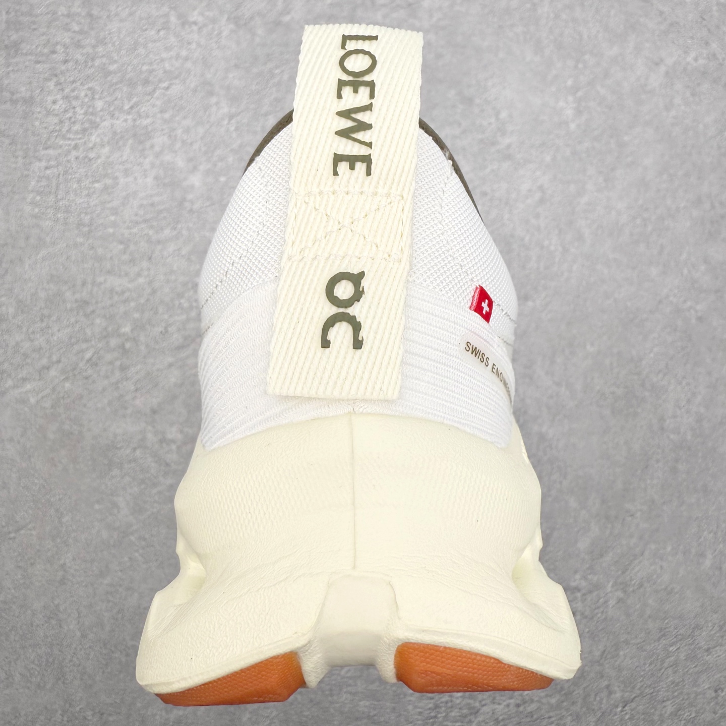 图片[8]-＃福利特价 LOEWE x On Cloudtilt 2.0 昂跑罗意威联名 圆头系带生活休闲鞋 此运动品牌 开创于2010年 缓震着陆、强效回弹、轻柔质感的设计构思始终是ON研制关键 与此同时基于“为全球提供革新性的跑步感受”信念 陆续推出了多款跑鞋及其以专业运动人体跑步工程学为设计关键的功能性跑步服饰设备 让跑者不费力气地畅快畅跑 尺码：36 36.5 37.5 38 38.5 39 40 40.5 41 42 42.5 43 44 44.5 45-选品中心