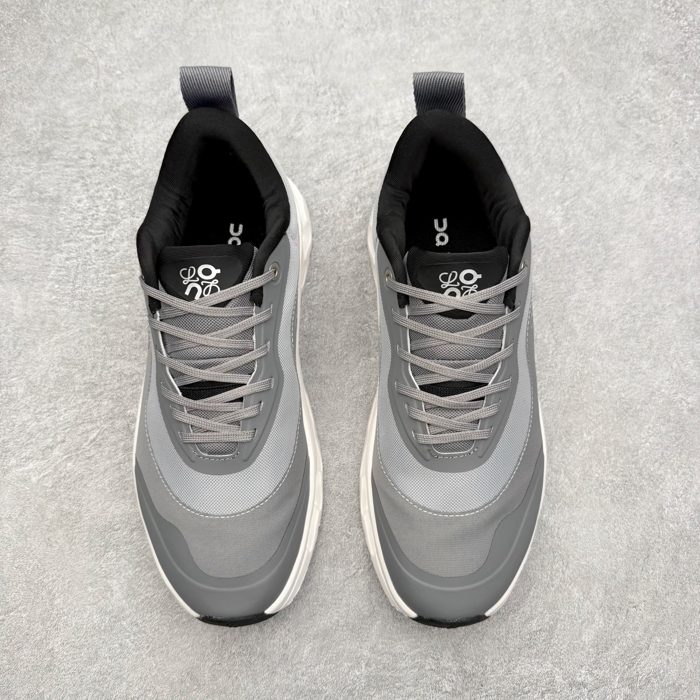 图片[2]-＃福利特价 LOEWE x On Cloudtilt 2.0 昂跑罗意威联名 圆头系带生活休闲鞋 此运动品牌 开创于2010年 缓震着陆、强效回弹、轻柔质感的设计构思始终是ON研制关键 与此同时基于“为全球提供革新性的跑步感受”信念 陆续推出了多款跑鞋及其以专业运动人体跑步工程学为设计关键的功能性跑步服饰设备 让跑者不费力气地畅快畅跑 尺码：36 36.5 37.5 38 38.5 39 40 40.5 41 42 42.5 43 44 44.5 45-选品中心