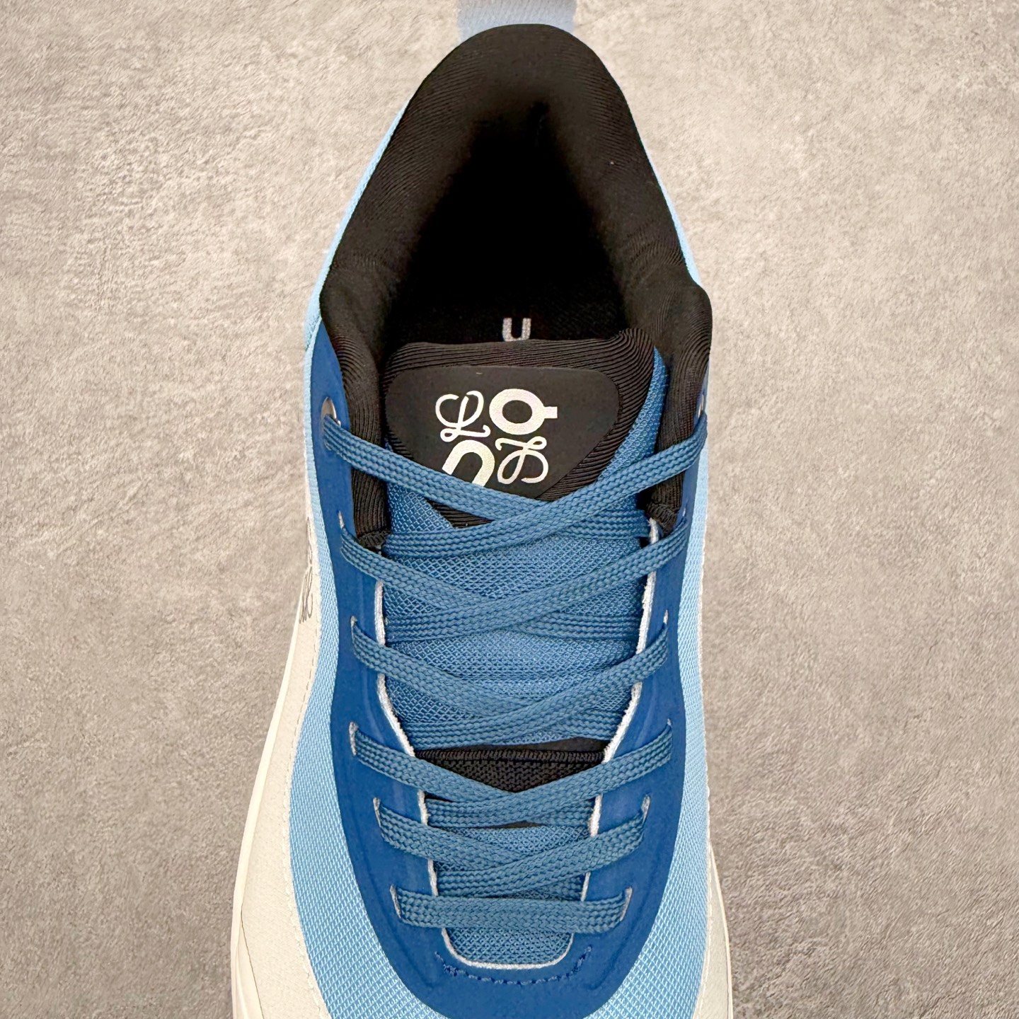 图片[5]-＃福利特价 LOEWE x On Cloudtilt 2.0 昂跑罗意威联名 圆头系带生活休闲鞋 此运动品牌 开创于2010年 缓震着陆、强效回弹、轻柔质感的设计构思始终是ON研制关键 与此同时基于“为全球提供革新性的跑步感受”信念 陆续推出了多款跑鞋及其以专业运动人体跑步工程学为设计关键的功能性跑步服饰设备 让跑者不费力气地畅快畅跑 尺码：36 36.5 37.5 38 38.5 39 40 40.5 41 42 42.5 43 44 44.5 45-选品中心