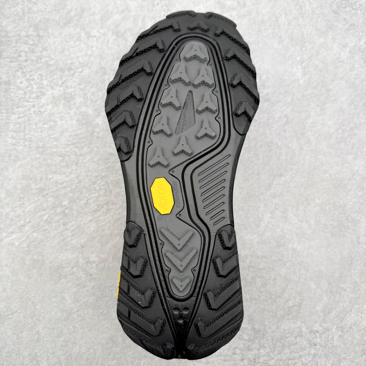 图片[9]-NK ACG ZEGAMA TRAIL 6 网面透气跑步鞋 兼顾迅疾外观和稳固脚感 后跟覆面和中足动态支撑巧妙融合 缔造稳定顺畅的迈步体验 采用密度更高的材料而且去除了前一代中操作的支撑 撑条设计 尺码：39 40 40.5 41 42 42.5 43 44 45-选品中心