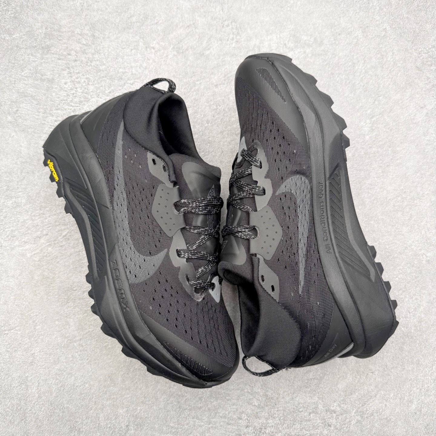 图片[3]-NK ACG ZEGAMA TRAIL 6 网面透气跑步鞋 兼顾迅疾外观和稳固脚感 后跟覆面和中足动态支撑巧妙融合 缔造稳定顺畅的迈步体验 采用密度更高的材料而且去除了前一代中操作的支撑 撑条设计 尺码：39 40 40.5 41 42 42.5 43 44 45-选品中心