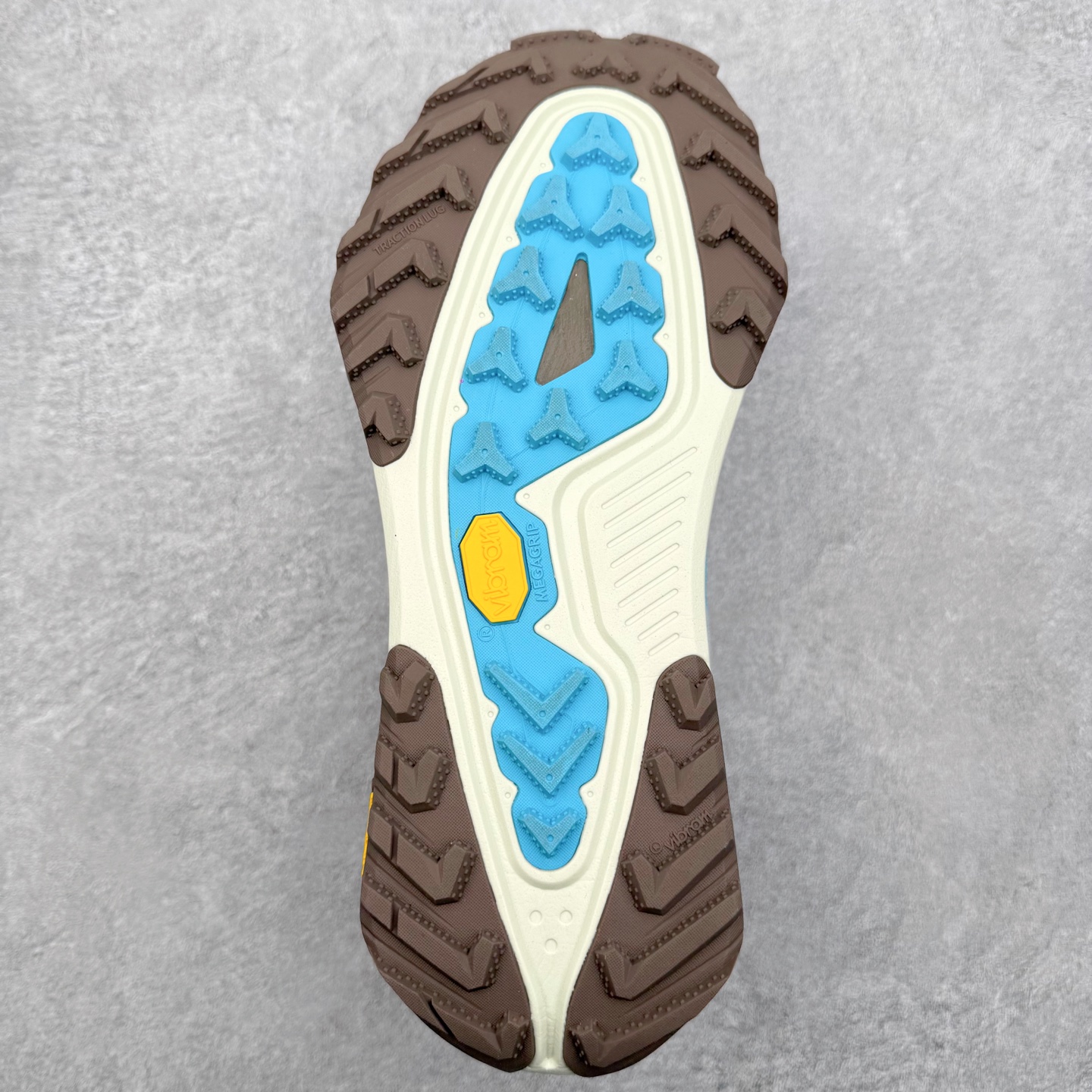 图片[9]-NK ACG ZEGAMA TRAIL 6 网面透气跑步鞋 兼顾迅疾外观和稳固脚感 后跟覆面和中足动态支撑巧妙融合 缔造稳定顺畅的迈步体验 采用密度更高的材料而且去除了前一代中操作的支撑 撑条设计 尺码：39 40 40.5 41 42 42.5 43 44 45-选品中心