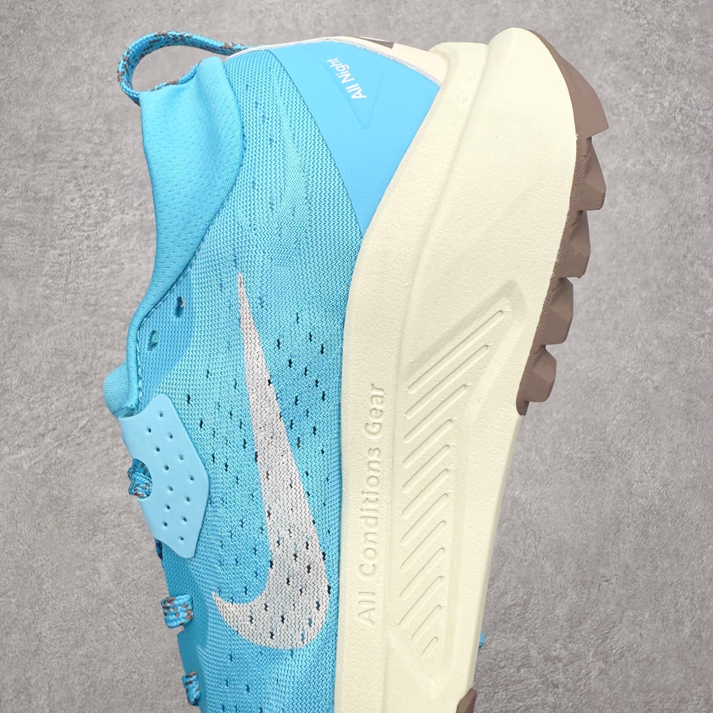 图片[7]-NK ACG ZEGAMA TRAIL 6 网面透气跑步鞋 兼顾迅疾外观和稳固脚感 后跟覆面和中足动态支撑巧妙融合 缔造稳定顺畅的迈步体验 采用密度更高的材料而且去除了前一代中操作的支撑 撑条设计 尺码：39 40 40.5 41 42 42.5 43 44 45-选品中心