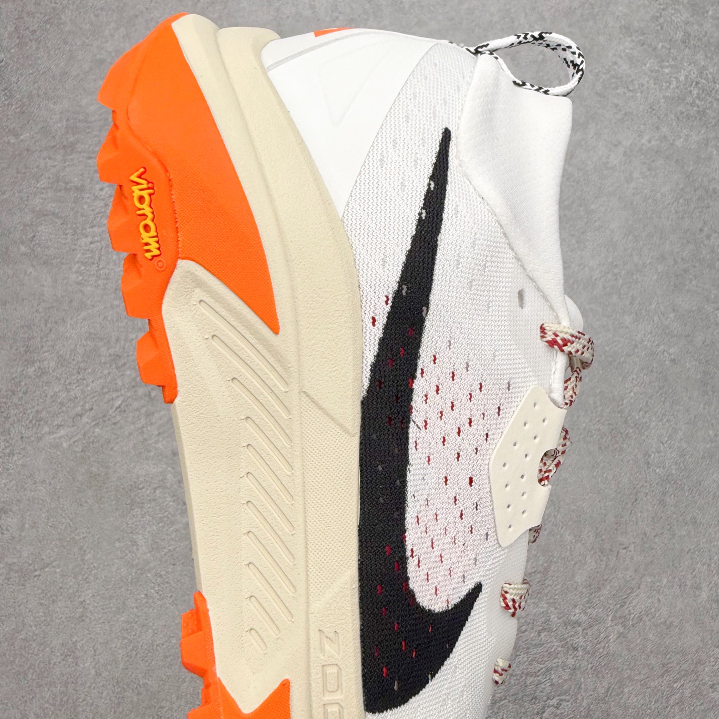 图片[6]-NK ACG ZEGAMA TRAIL 6 网面透气跑步鞋 兼顾迅疾外观和稳固脚感 后跟覆面和中足动态支撑巧妙融合 缔造稳定顺畅的迈步体验 采用密度更高的材料而且去除了前一代中操作的支撑 撑条设计 尺码：39 40 40.5 41 42 42.5 43 44 45-选品中心