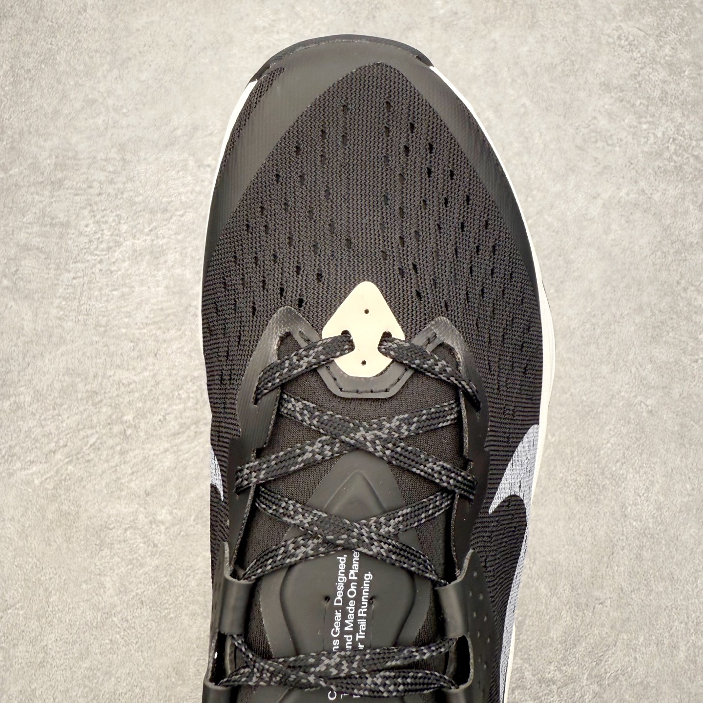 图片[4]-NK ACG ZEGAMA TRAIL 6 网面透气跑步鞋 兼顾迅疾外观和稳固脚感 后跟覆面和中足动态支撑巧妙融合 缔造稳定顺畅的迈步体验 采用密度更高的材料而且去除了前一代中操作的支撑 撑条设计 尺码：39 40 40.5 41 42 42.5 43 44 45-选品中心