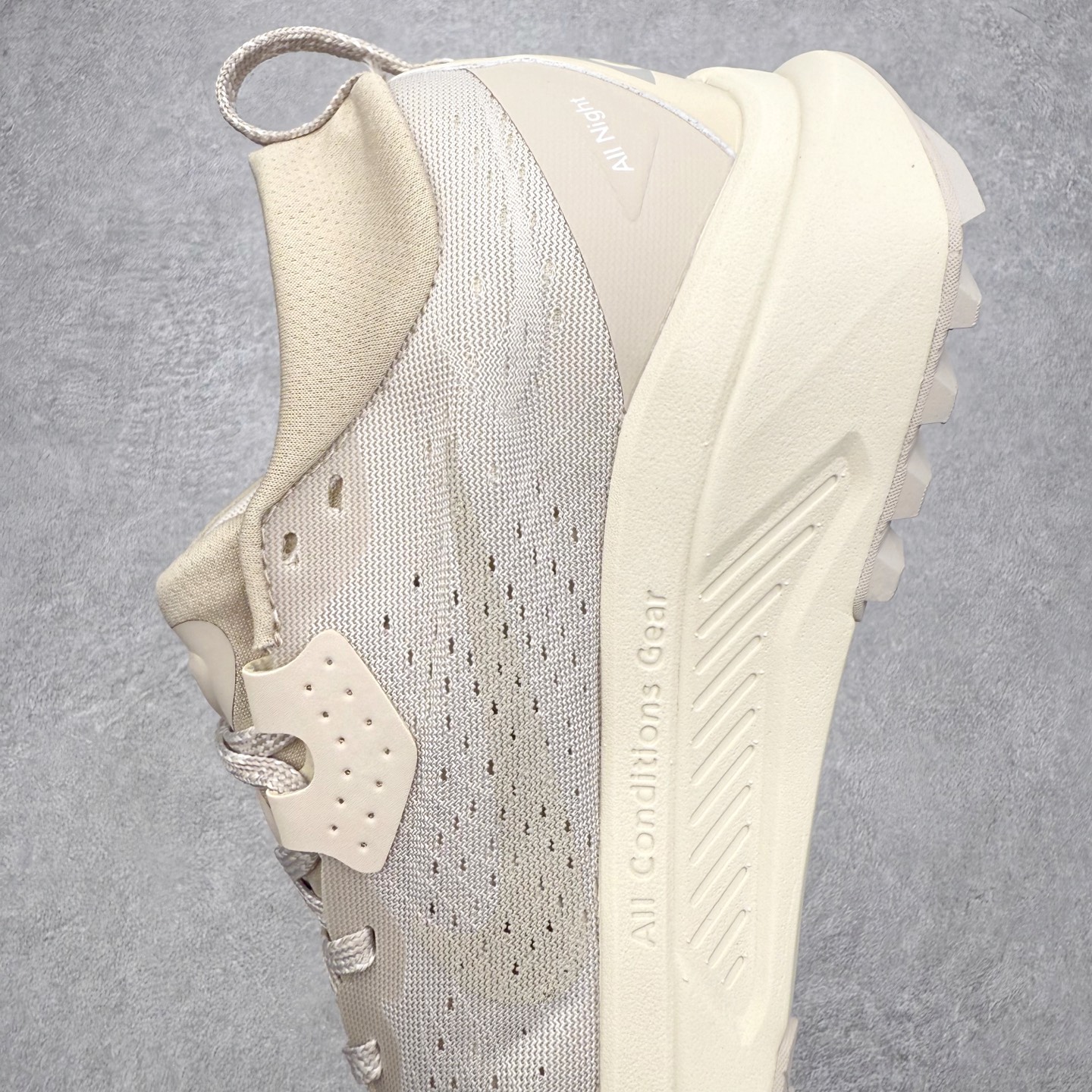 图片[7]-NK ACG ZEGAMA TRAIL 6 网面透气跑步鞋 兼顾迅疾外观和稳固脚感 后跟覆面和中足动态支撑巧妙融合 缔造稳定顺畅的迈步体验 采用密度更高的材料而且去除了前一代中操作的支撑 撑条设计 尺码：39 40 40.5 41 42 42.5 43 44 45-选品中心