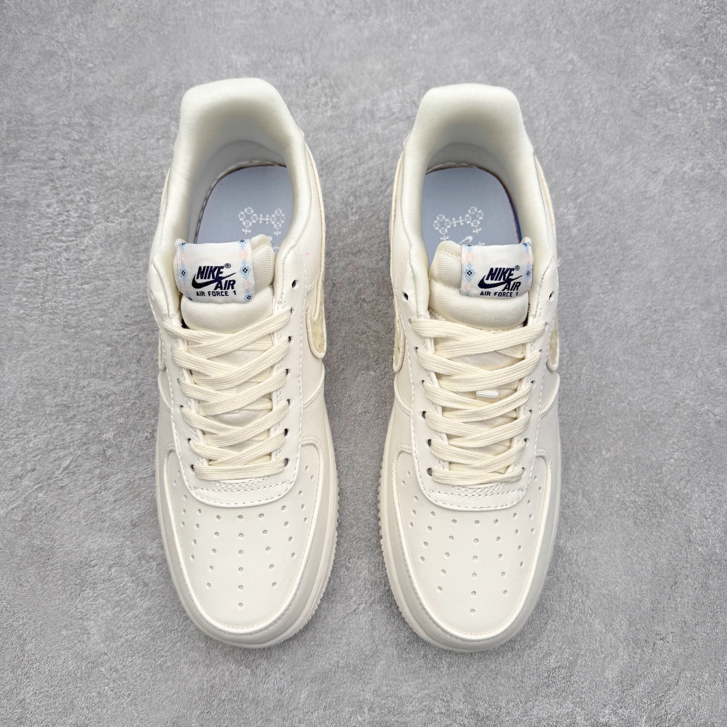 图片[2]-NK Air Force 1´07 Low 空军一号低帮百搭休闲运动板鞋 IH7351-010 柔软、弹性十足的缓震性能和出色的中底设计 横跨复古与现代的外型结合 造就出风靡全球 三十多年的Force 1 直到今天还深受青睐 实拍调校N版已经零色差零失真 百分百还原实物色彩所见即所得 不存在货不对板色差等低级问题 选购参考实物拍摄 不混卖不参货 只用心做好货严格选品 承诺混一赔十 尺码：36 36.5 37.5 38 38.5 39 40 40.5 41 42 42.5 43 44 44.5 45-选品中心