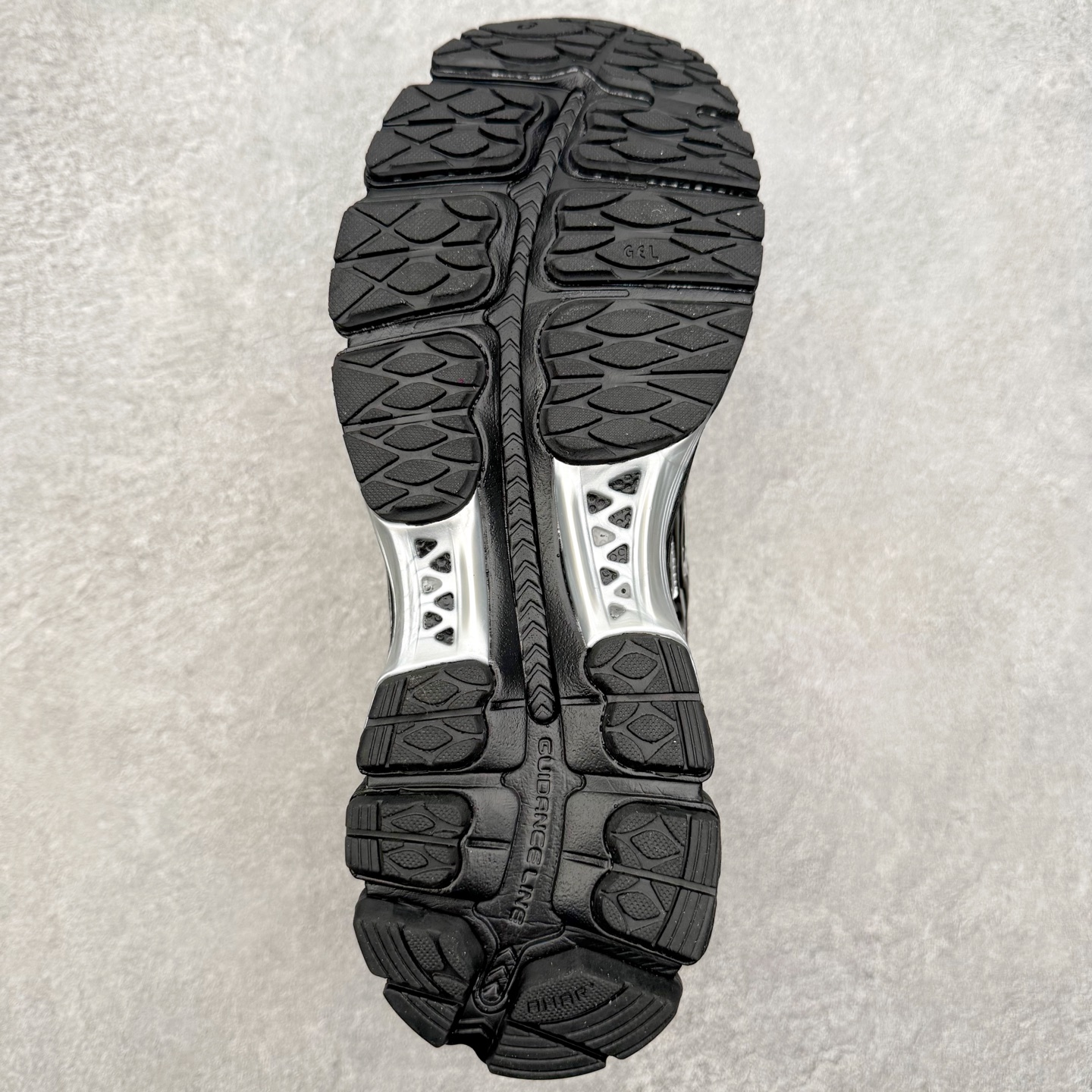 图片[9]-Asics Gel Kayano 12.1 亚瑟士卡亚诺12.1代系列低帮轻量缓震休闲运动跑步鞋 采用环保太空合成革配合透气网眼布鞋面材质 中底3D可视GEL缓震胶效果 升级EVA全新缓震中底部位科技组合耐磨橡胶外底片 尺码：36 37 37.5 38 39 39.5 40.5 41.5 42 42.5 43.5 44 44.5 45-选品中心