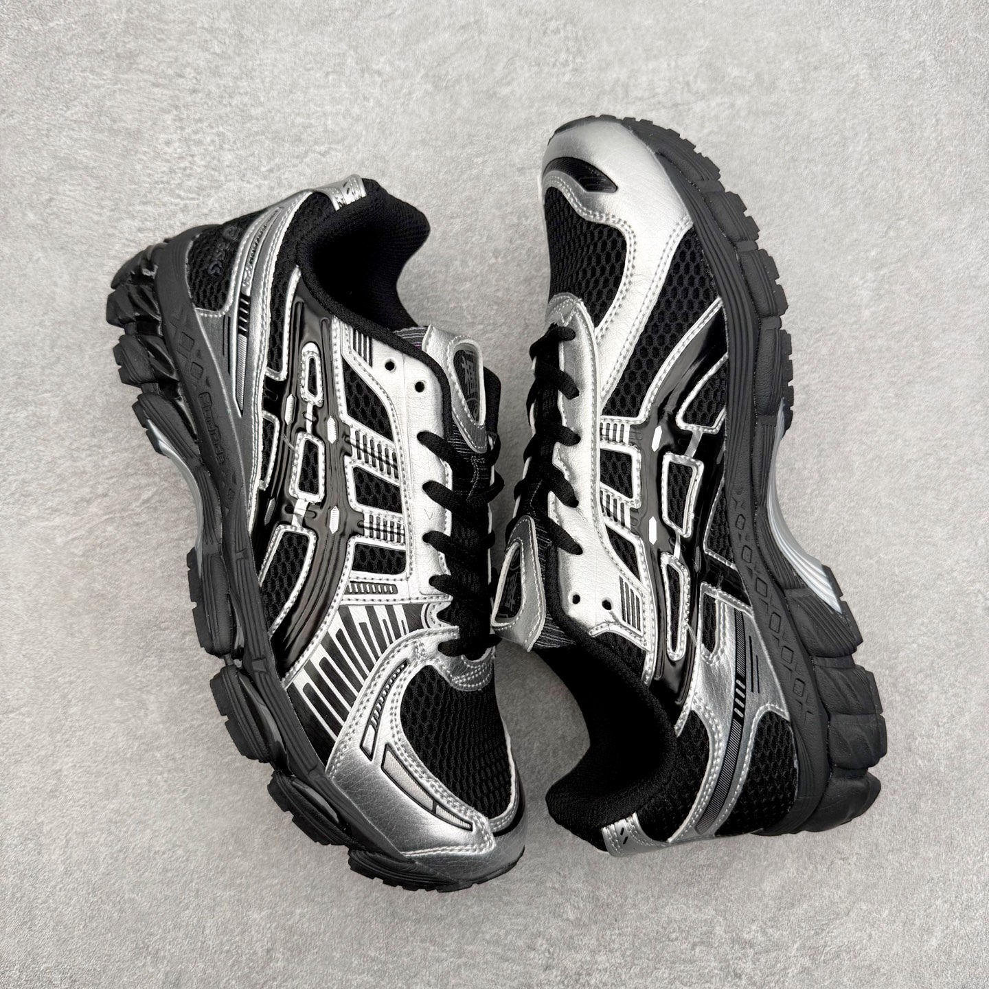 图片[3]-Asics Gel Kayano 12.1 亚瑟士卡亚诺12.1代系列低帮轻量缓震休闲运动跑步鞋 采用环保太空合成革配合透气网眼布鞋面材质 中底3D可视GEL缓震胶效果 升级EVA全新缓震中底部位科技组合耐磨橡胶外底片 尺码：36 37 37.5 38 39 39.5 40.5 41.5 42 42.5 43.5 44 44.5 45-选品中心