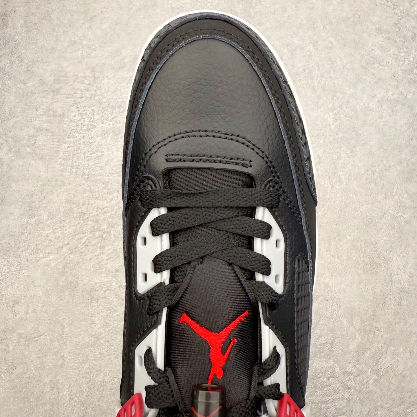 图片[4]-Jordan Spizike Low AJ复古低帮篮球鞋 FQ1759-009 这款鞋子著名导演斯派克李的Jordan Spizike专属 预计于明年夏季推出全新低帮版本 将包括三款配色 经典爆裂纹非常复古 两款配色分别以大学红和黑曜石蓝进行区分 鞋身设计中依旧带有大象爆裂纹、鞋侧束带、塑胶网布等经典元素 之后 在鞋舌、内衬以及鞋底等位置缀以大学红和黑曜石蓝搭配 带来全新造型 尺码：36 36.5 37.5 38 38.5 39 40 40.5 41 42 42.5 43 44 44.5 45 46-选品中心