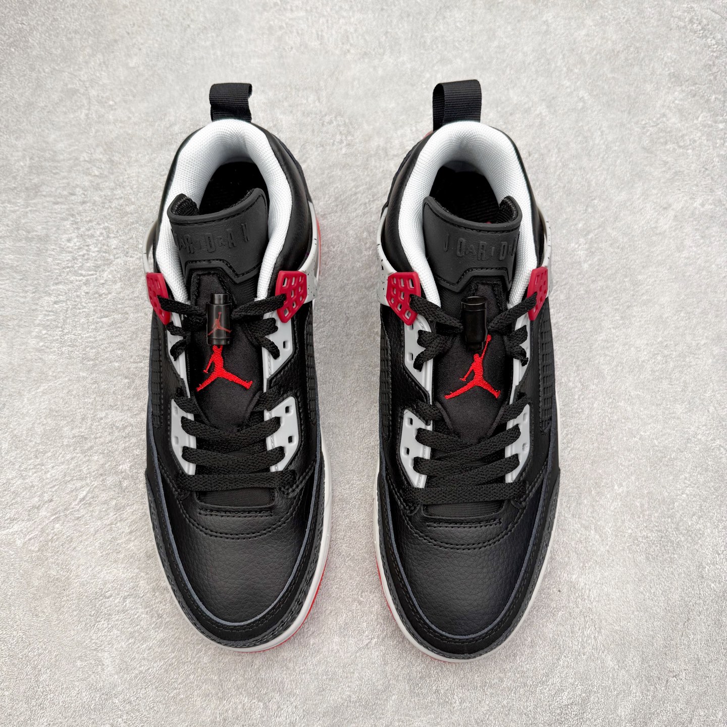 图片[2]-Jordan Spizike Low AJ复古低帮篮球鞋 FQ1759-009 这款鞋子著名导演斯派克李的Jordan Spizike专属 预计于明年夏季推出全新低帮版本 将包括三款配色 经典爆裂纹非常复古 两款配色分别以大学红和黑曜石蓝进行区分 鞋身设计中依旧带有大象爆裂纹、鞋侧束带、塑胶网布等经典元素 之后 在鞋舌、内衬以及鞋底等位置缀以大学红和黑曜石蓝搭配 带来全新造型 尺码：36 36.5 37.5 38 38.5 39 40 40.5 41 42 42.5 43 44 44.5 45 46-选品中心