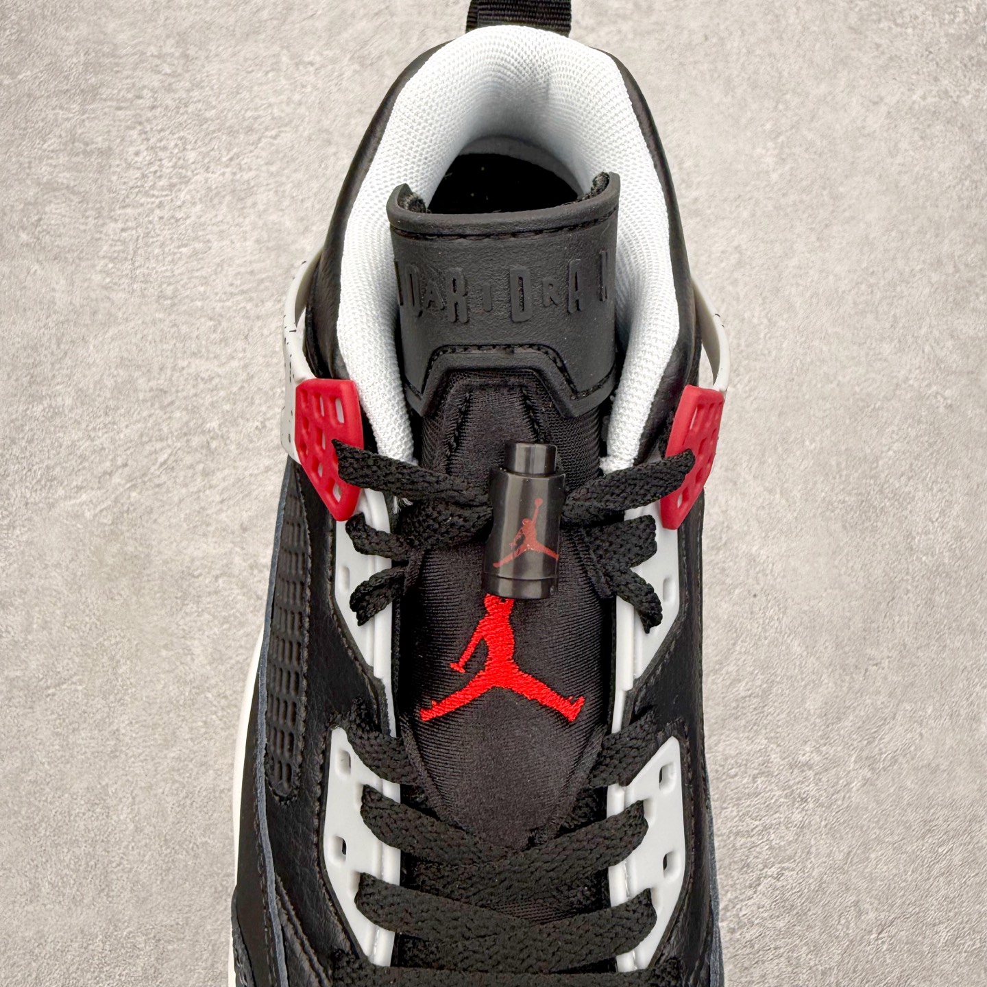 图片[5]-Jordan Spizike Low AJ复古低帮篮球鞋 FQ1759-009 这款鞋子著名导演斯派克李的Jordan Spizike专属 预计于明年夏季推出全新低帮版本 将包括三款配色 经典爆裂纹非常复古 两款配色分别以大学红和黑曜石蓝进行区分 鞋身设计中依旧带有大象爆裂纹、鞋侧束带、塑胶网布等经典元素 之后 在鞋舌、内衬以及鞋底等位置缀以大学红和黑曜石蓝搭配 带来全新造型 尺码：36 36.5 37.5 38 38.5 39 40 40.5 41 42 42.5 43 44 44.5 45 46-选品中心