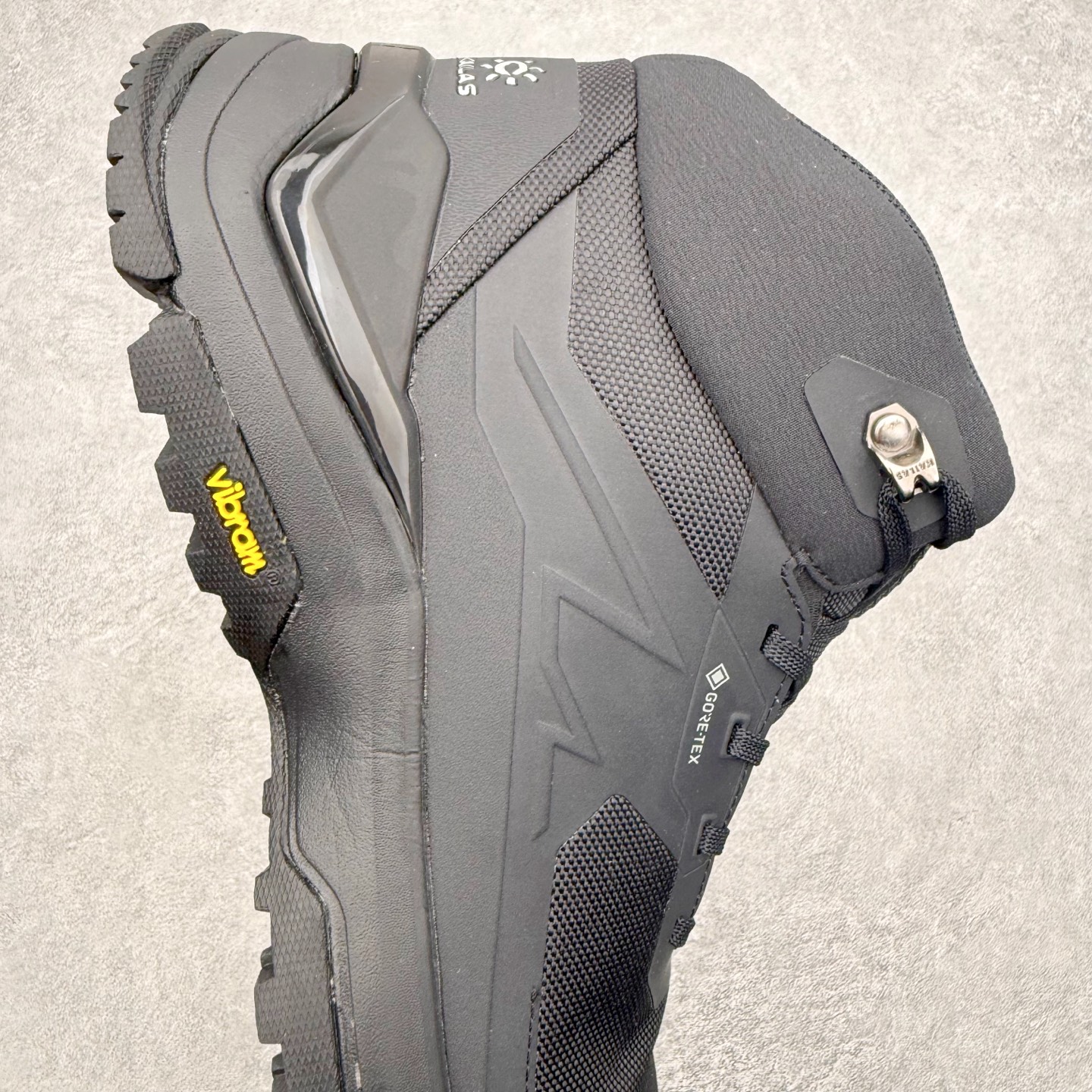 图片[6]-＃K版 凯乐石KAILAS 界山 GTX MID 时尚舒适简约经典潮流 耐磨防水 高帮 徒步鞋 KAILAS凯乐石品牌是全球三大全系攀登品牌之一，于2003年创立于中国广州，致力于为有攀登梦想的户外运动员及爱好者，研发制造功能性专业装备，满足他们在极限环境下安全舒适的需求，凯乐石专注于科技面料的开发及专业功能设计，产品线覆盖登山、攀岩、徒步、越野跑山、露营、旅行等多项户外运动，通过运动员的测试反馈，不断进化迭代，产品荣获国内外大奖71座，发明专利21个，更突破性的自主研发攀登器械，打造出中国的攀登硬实力。实拍调校N版已经零色差零失真 百分百还原实物色彩所见即所得 不存在货不对板色差等低级问题 选购参考实物拍摄 不混卖不参货 只用心做好货严格选品 承诺混一赔十 尺码：36 36.5 37.5 38 38.5 39 40 40.5 41 42 42.5 43 44 44.5 45-选品中心