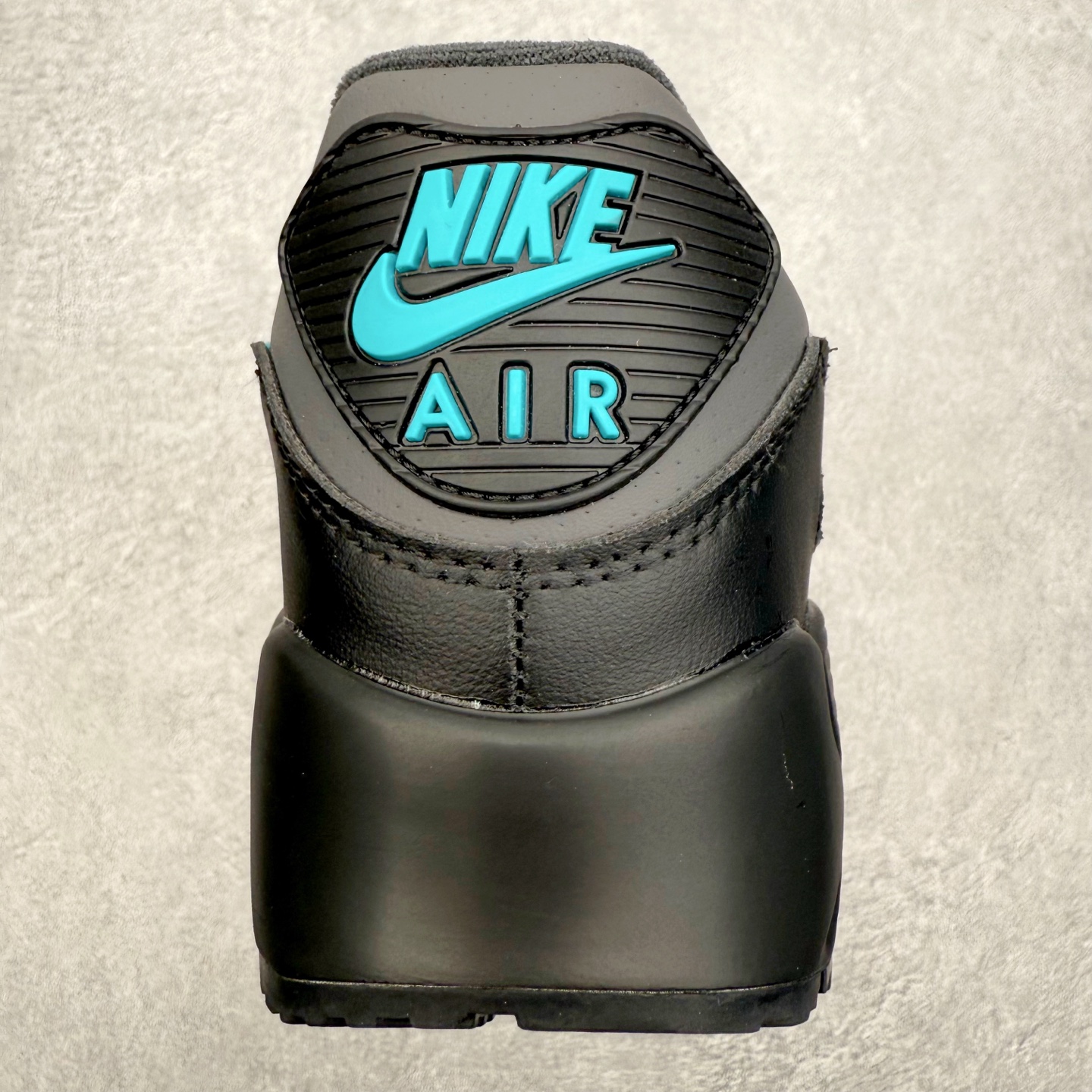 图片[8]-＃MX版 NK Air MAX 90 气垫复古减震跑步鞋 IF0670-002 经典重温 独家陆续补货 外单专供大厂出品 品质稳定 一百余色 终端操作 Air Max 90于1990年推出 来自Air Max系列 在Air Max 1的基础上改进而得 增加了气垫面积 外型上也更为流线 最特別的就是加入了菱纹塑胶嵌板 为Air Max 90增添了许多潮流气息 皮革鞋面 造就出色耐穿性和支撑力 Max Air缓震配置搭配泡棉中底 令Air Max 90轻盈而舒适 华夫格橡胶外底 铸就Air Max 90非凡的抓地力 而Air Max 90不仅是一双跑鞋 它成功跨越了时间的演进 成为了球鞋文化与潮流圈中最熟为人知的鞋款之一 尺码：36 36.5 37.5 38 38.5 39 40 40.5 41 42 42.5 43 44 44.5 45-选品中心