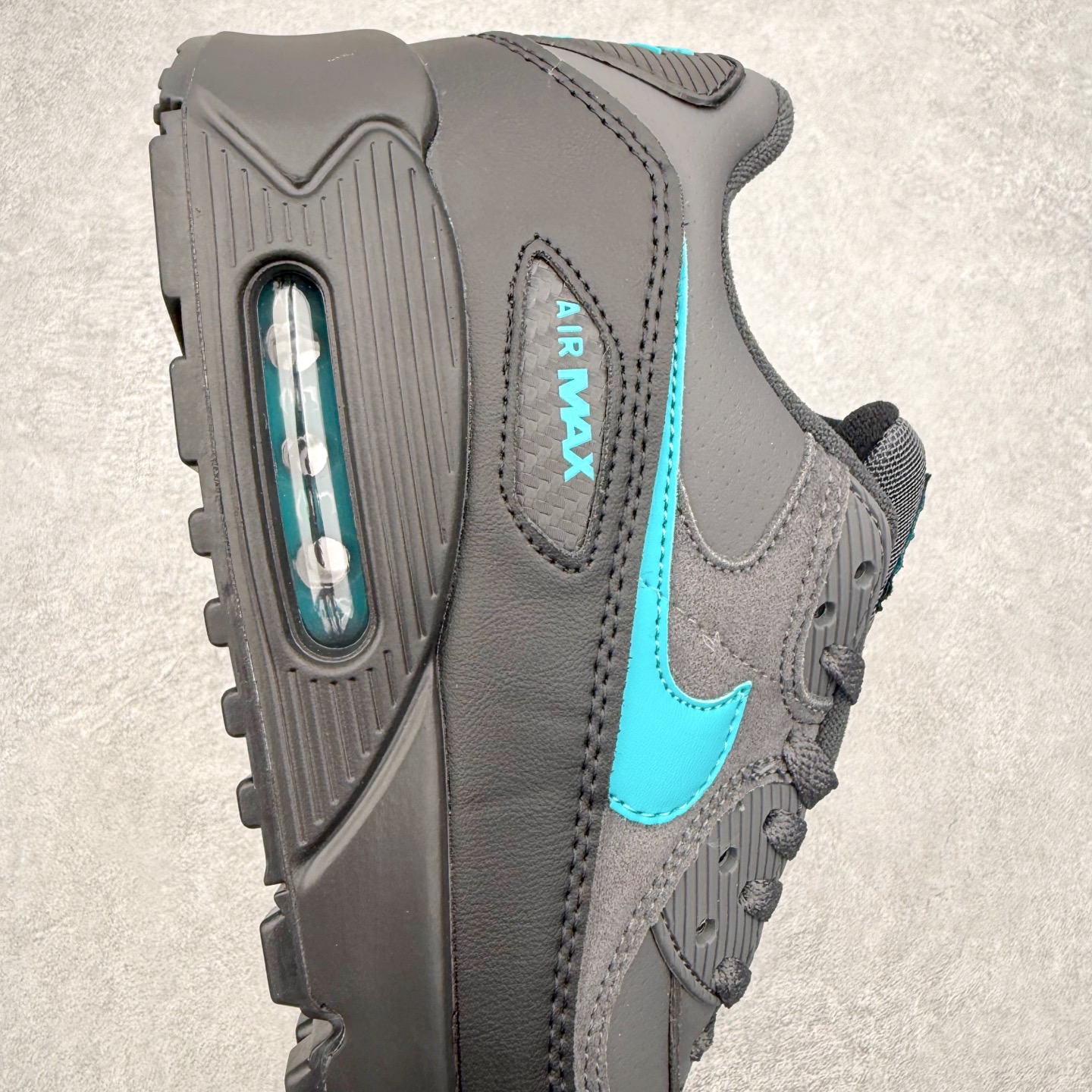 图片[6]-＃MX版 NK Air MAX 90 气垫复古减震跑步鞋 IF0670-002 经典重温 独家陆续补货 外单专供大厂出品 品质稳定 一百余色 终端操作 Air Max 90于1990年推出 来自Air Max系列 在Air Max 1的基础上改进而得 增加了气垫面积 外型上也更为流线 最特別的就是加入了菱纹塑胶嵌板 为Air Max 90增添了许多潮流气息 皮革鞋面 造就出色耐穿性和支撑力 Max Air缓震配置搭配泡棉中底 令Air Max 90轻盈而舒适 华夫格橡胶外底 铸就Air Max 90非凡的抓地力 而Air Max 90不仅是一双跑鞋 它成功跨越了时间的演进 成为了球鞋文化与潮流圈中最熟为人知的鞋款之一 尺码：36 36.5 37.5 38 38.5 39 40 40.5 41 42 42.5 43 44 44.5 45-选品中心