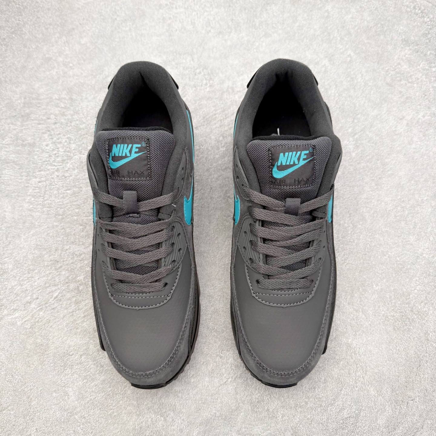 图片[2]-＃MX版 NK Air MAX 90 气垫复古减震跑步鞋 IF0670-002 经典重温 独家陆续补货 外单专供大厂出品 品质稳定 一百余色 终端操作 Air Max 90于1990年推出 来自Air Max系列 在Air Max 1的基础上改进而得 增加了气垫面积 外型上也更为流线 最特別的就是加入了菱纹塑胶嵌板 为Air Max 90增添了许多潮流气息 皮革鞋面 造就出色耐穿性和支撑力 Max Air缓震配置搭配泡棉中底 令Air Max 90轻盈而舒适 华夫格橡胶外底 铸就Air Max 90非凡的抓地力 而Air Max 90不仅是一双跑鞋 它成功跨越了时间的演进 成为了球鞋文化与潮流圈中最熟为人知的鞋款之一 尺码：36 36.5 37.5 38 38.5 39 40 40.5 41 42 42.5 43 44 44.5 45-选品中心