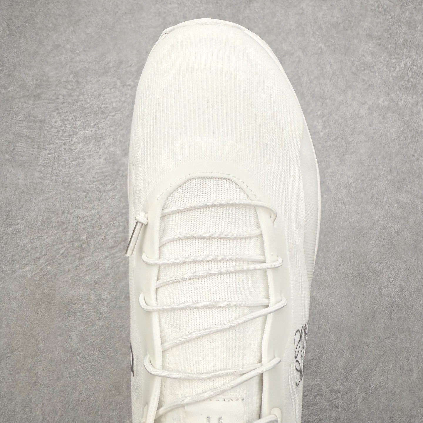 图片[4]-＃福利特价 LOEWE x On Cloudtilt 2.0 昂跑罗意威联名 圆头系带生活休闲鞋 此运动品牌 开创于2010年 缓震着陆、强效回弹、轻柔质感的设计构思始终是ON研制关键 与此同时基于“为全球提供革新性的跑步感受”信念 陆续推出了多款跑鞋及其以专业运动人体跑步工程学为设计关键的功能性跑步服饰设备 让跑者不费力气地畅快畅跑 尺码：36 36.5 37.5 38 38.5 39 40 40.5 41 42 42.5 43 44 44.5 45-选品中心